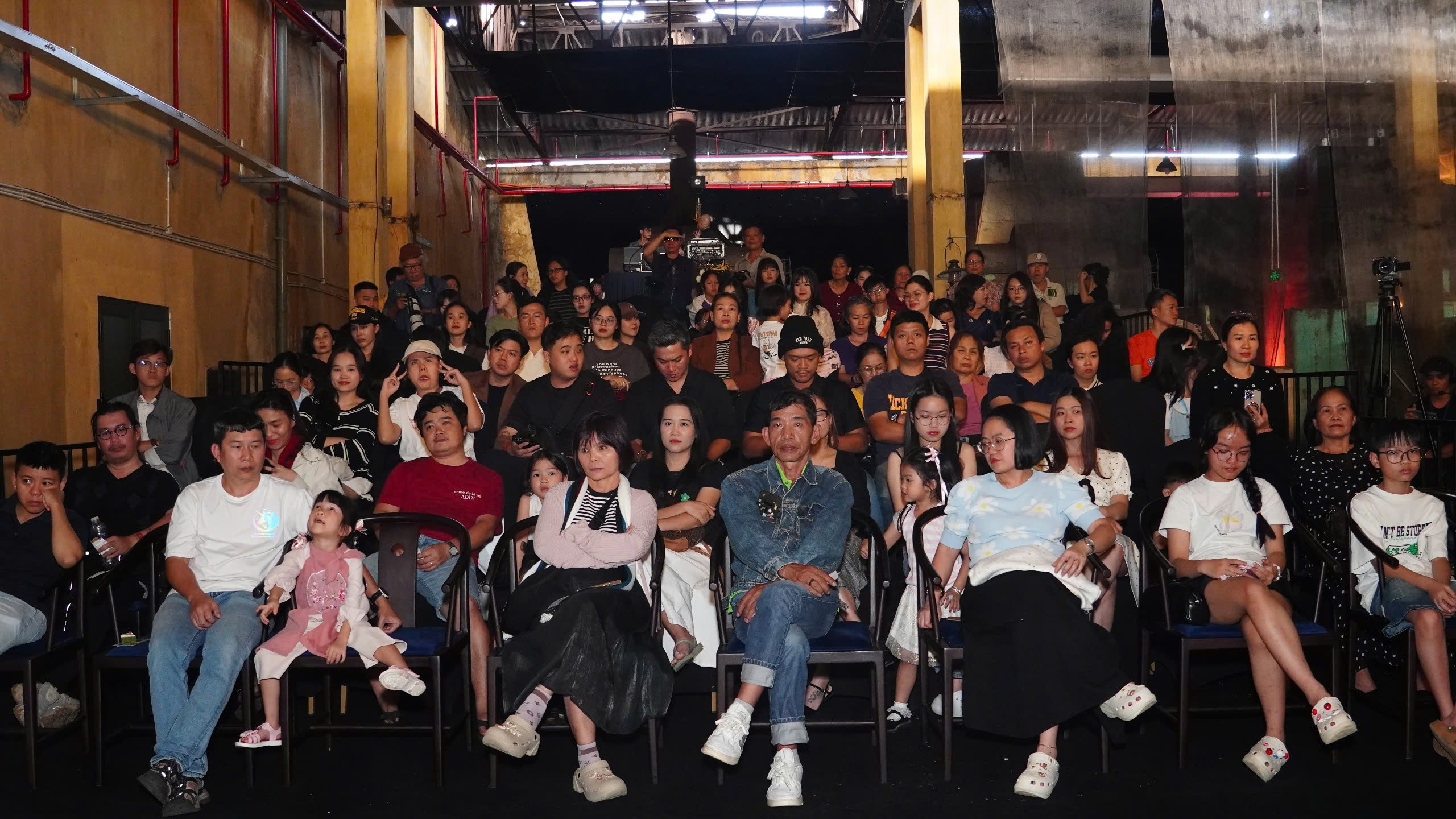 Show thực cảnh tại nhà máy chè trăm tuổi ở Lâm Đồng hút khách du lịch - Ảnh 6.