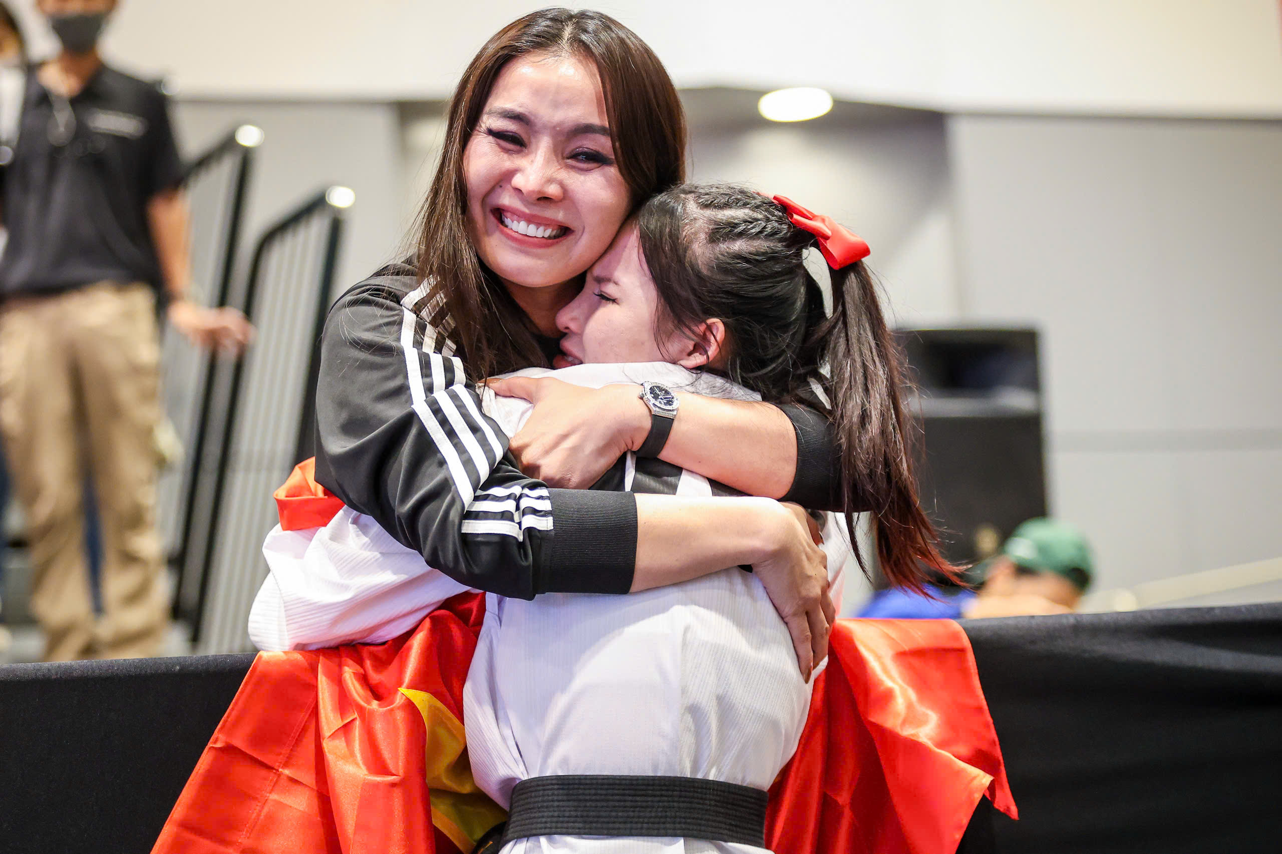 Ung kämpe brister i gråt efter att ha vunnit guld i taekwondo: En dag full av känslor! - Foto 12. Võ sĩ trẻ bật khóc ngon lành sau khi giành vàng taekwondo: Một ngày đầy cung bậc cảm xúc!- Ảnh 12.