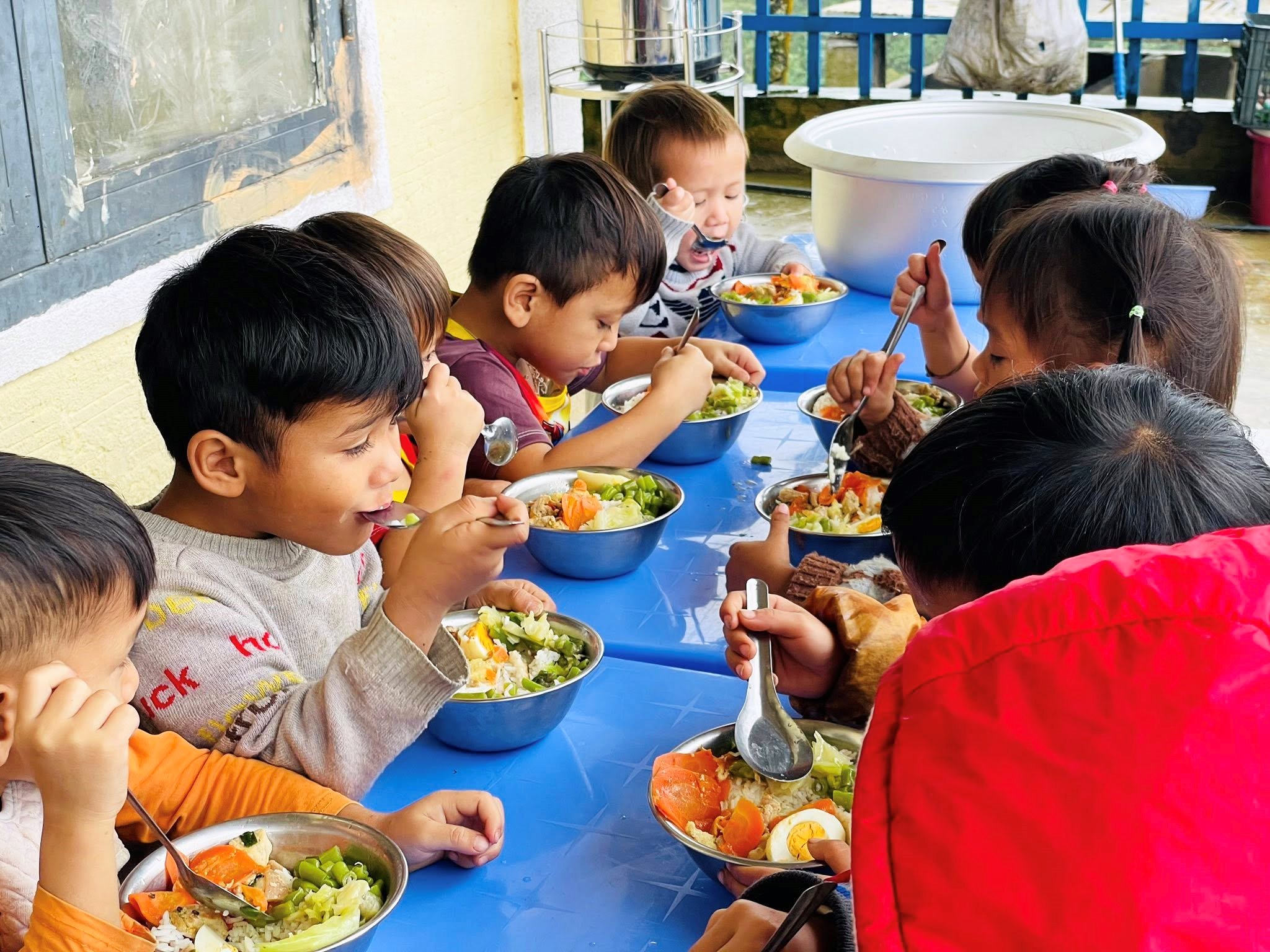 Người điều hành dự án "Nuôi em Quảng Nam" nói gì khi bị tố thiếu minh bạch? - Ảnh 1.