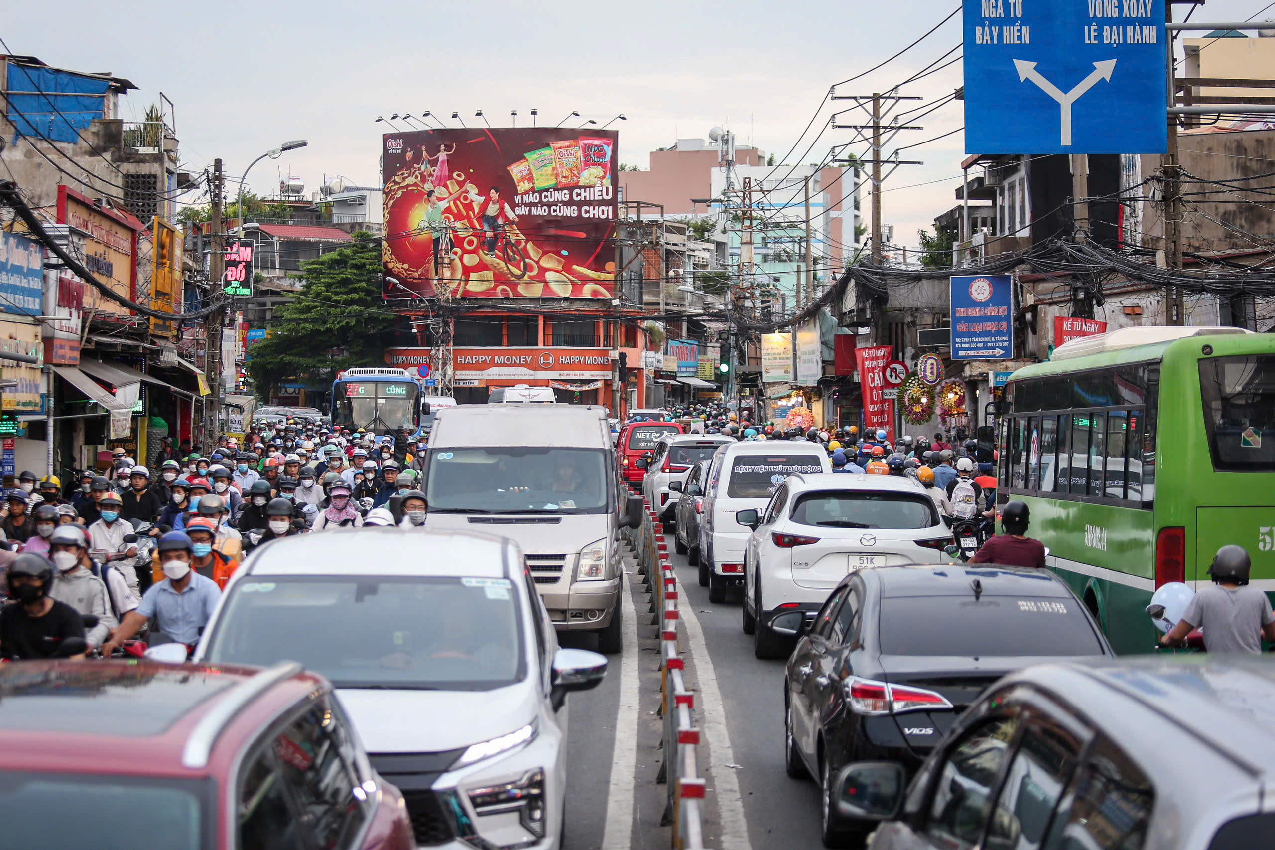 Sắp xây đường trên cao giải cứu kẹt xe trục Trường Chinh - Cộng Hòa- Ảnh 1.