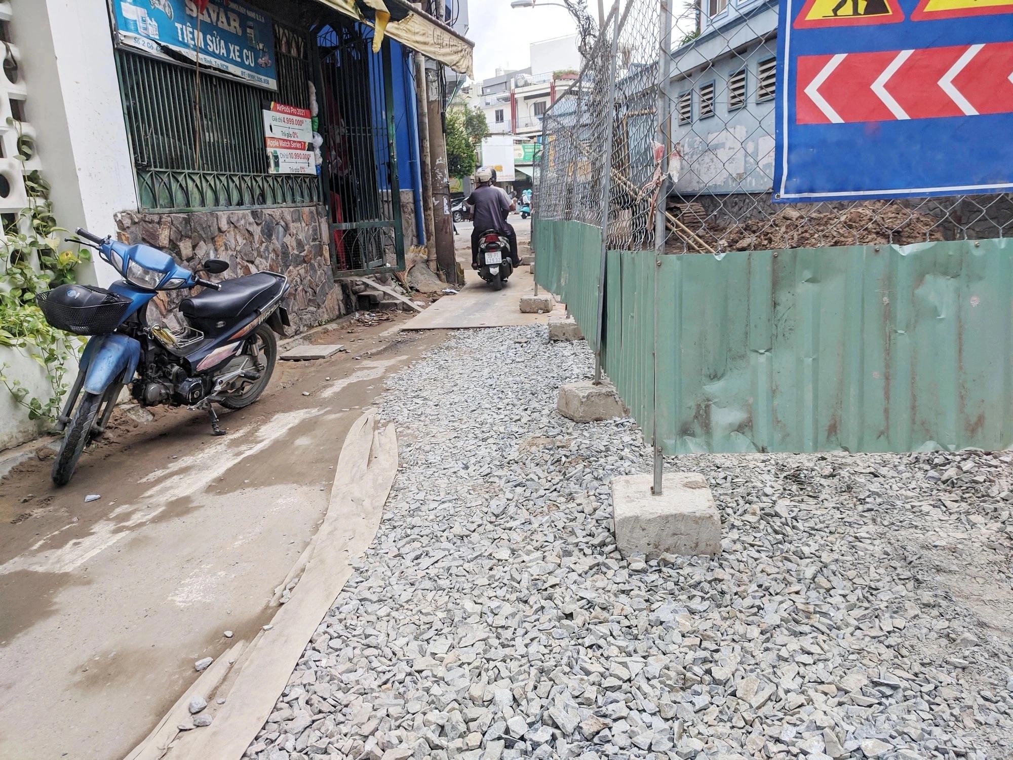 Cuối năm lại đào đường, sửa vỉa hè: Sở Xây dựng TP.HCM nói gì?- Ảnh 1. Cuối năm lại đào đường, sửa vỉa hè: Sở Xây dựng TP.HCM nói gì?- Ảnh 1.