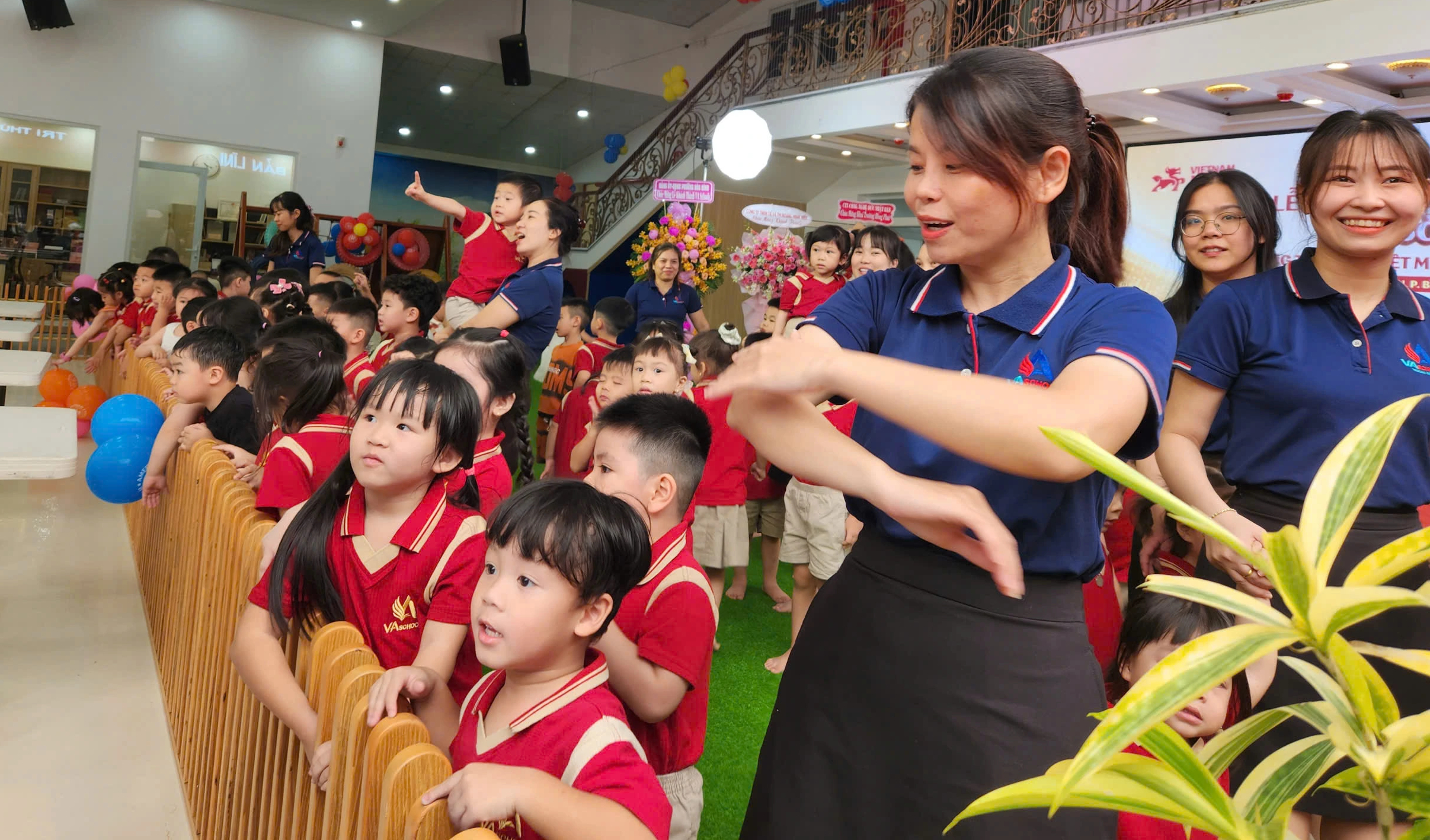 Giáo viên hỏi: 'Cơ sở pháp lý nào để xác định nơi có nhiều lao động?' - Ảnh 3.