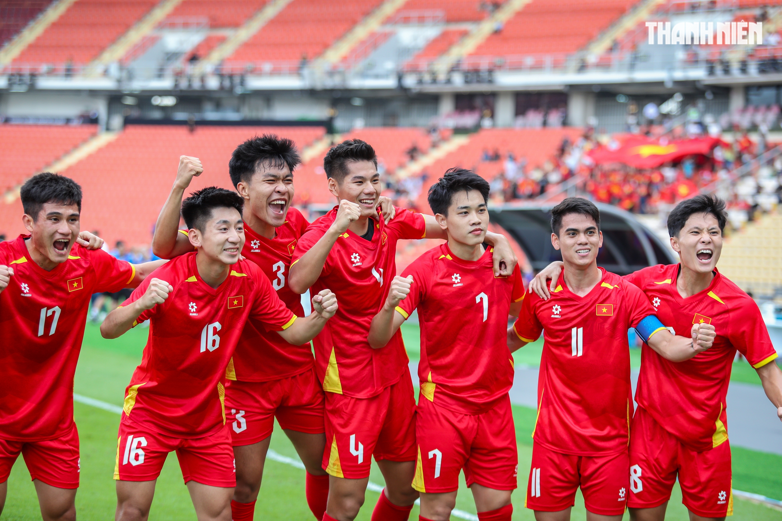 Thưởng thức lại những khoảnh khắc cực hay khi U.23 Việt Nam vượt Malaysia tiến vào bán kết- Ảnh 7. Thưởng thức lại những khoảnh khắc cực hay khi U.23 Việt Nam vượt Malaysia tiến vào bán kết- Ảnh 7.