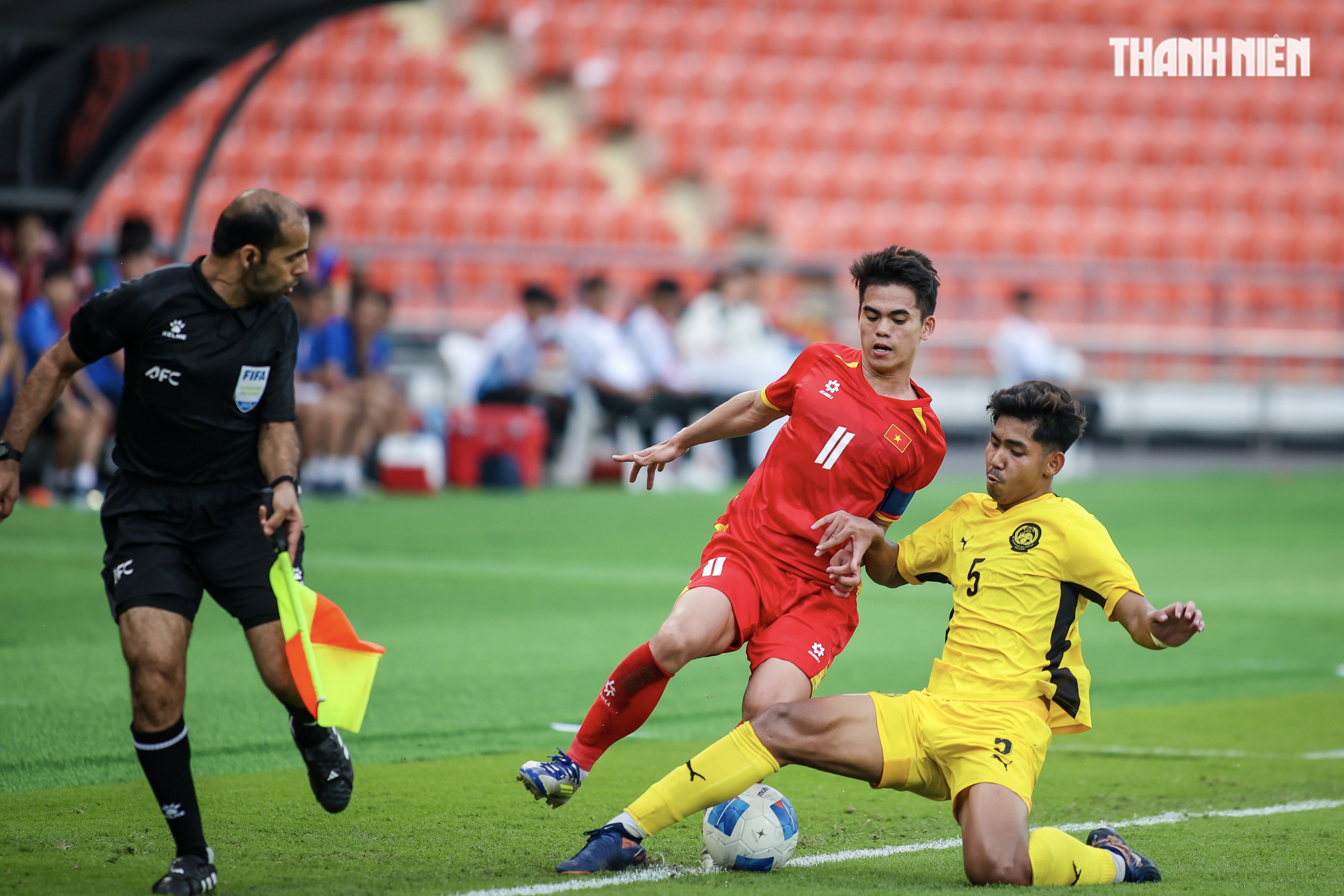 Thưởng thức lại những khoảnh khắc cực hay khi U.23 Việt Nam vượt Malaysia tiến vào bán kết- Ảnh 12. Thưởng thức lại những khoảnh khắc cực hay khi U.23 Việt Nam vượt Malaysia tiến vào bán kết- Ảnh 12.