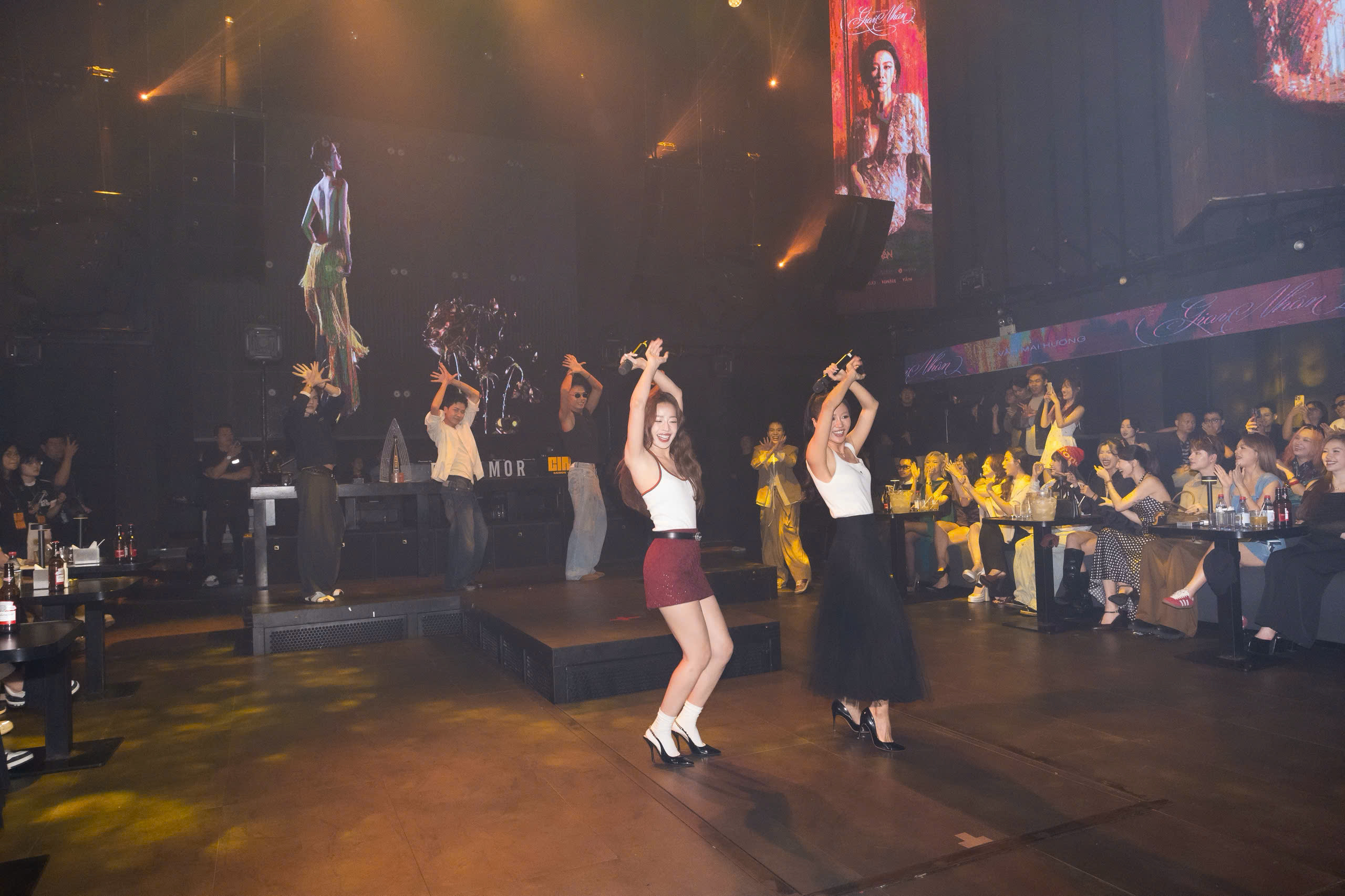 Bảo Thy, Tóc Tiên, Chi Pu... chúc mừng Văn Mai Hương- Ảnh 3.