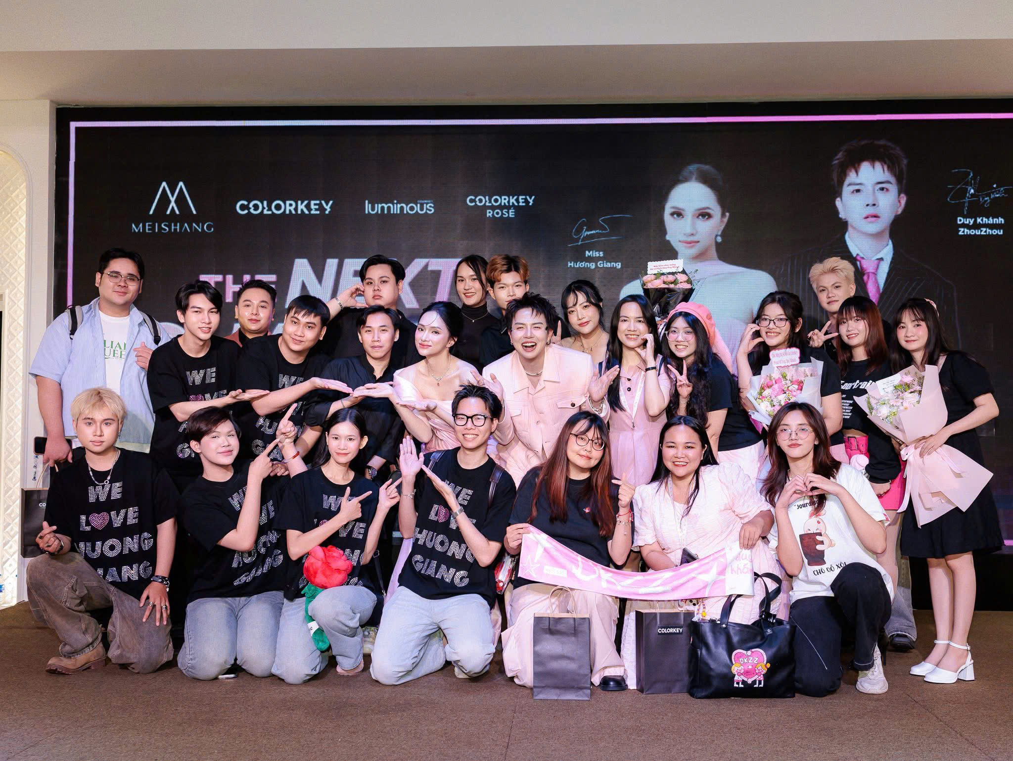 Duy Khánh đọ sắc hồng với Hương Giang, tái hiện khoảnh khắc 'Ôi thôi chết'- Ảnh 2. Duy Khánh đọ sắc hồng với Hương Giang, tái hiện khoảnh khắc 'Ôi thôi chết'- Ảnh 2.