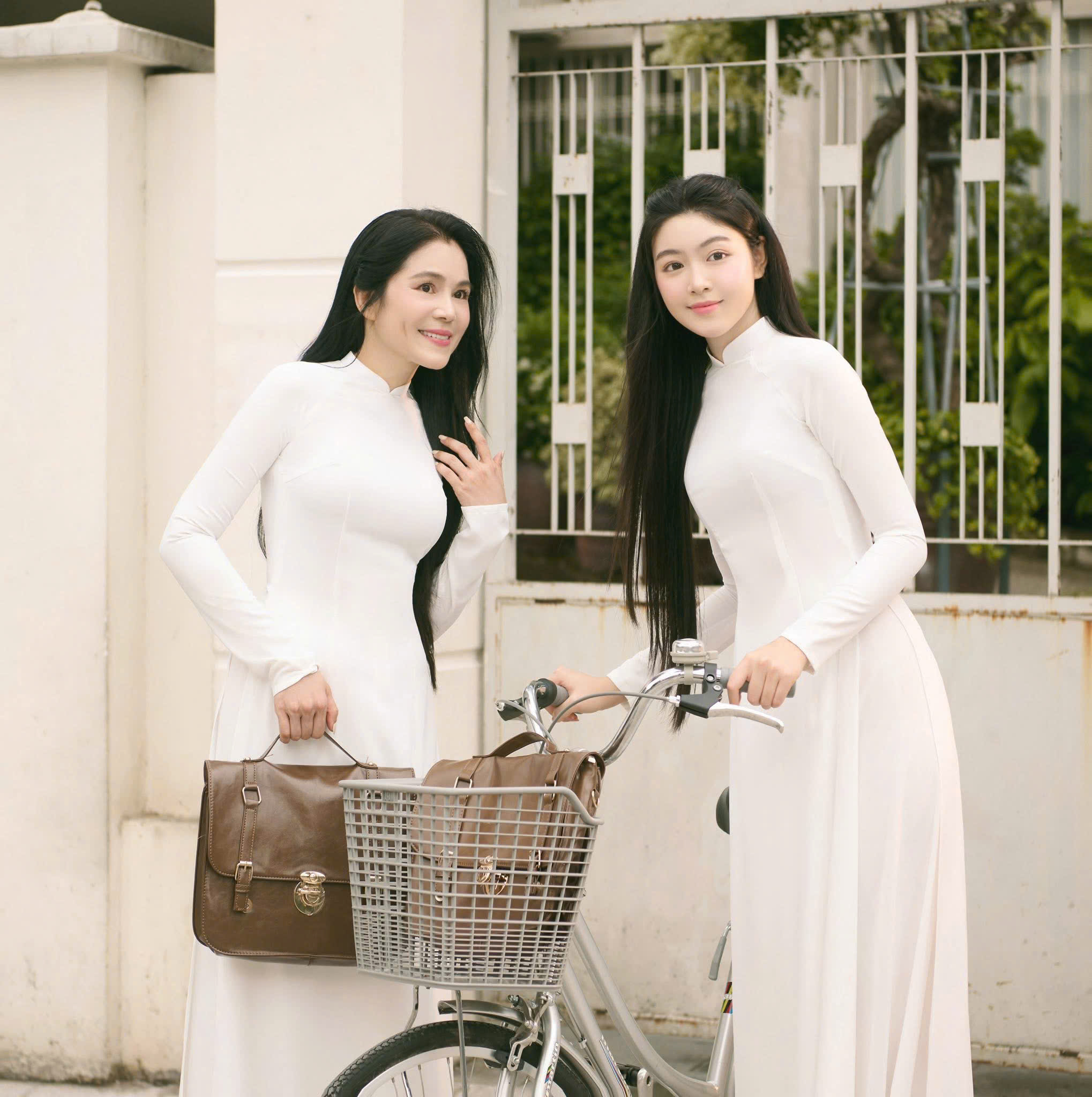 

Bộ ảnh vừa được ái nữ nhà MC Quyền Linh đăng tải được dân mạng dành nhiều lời khen  