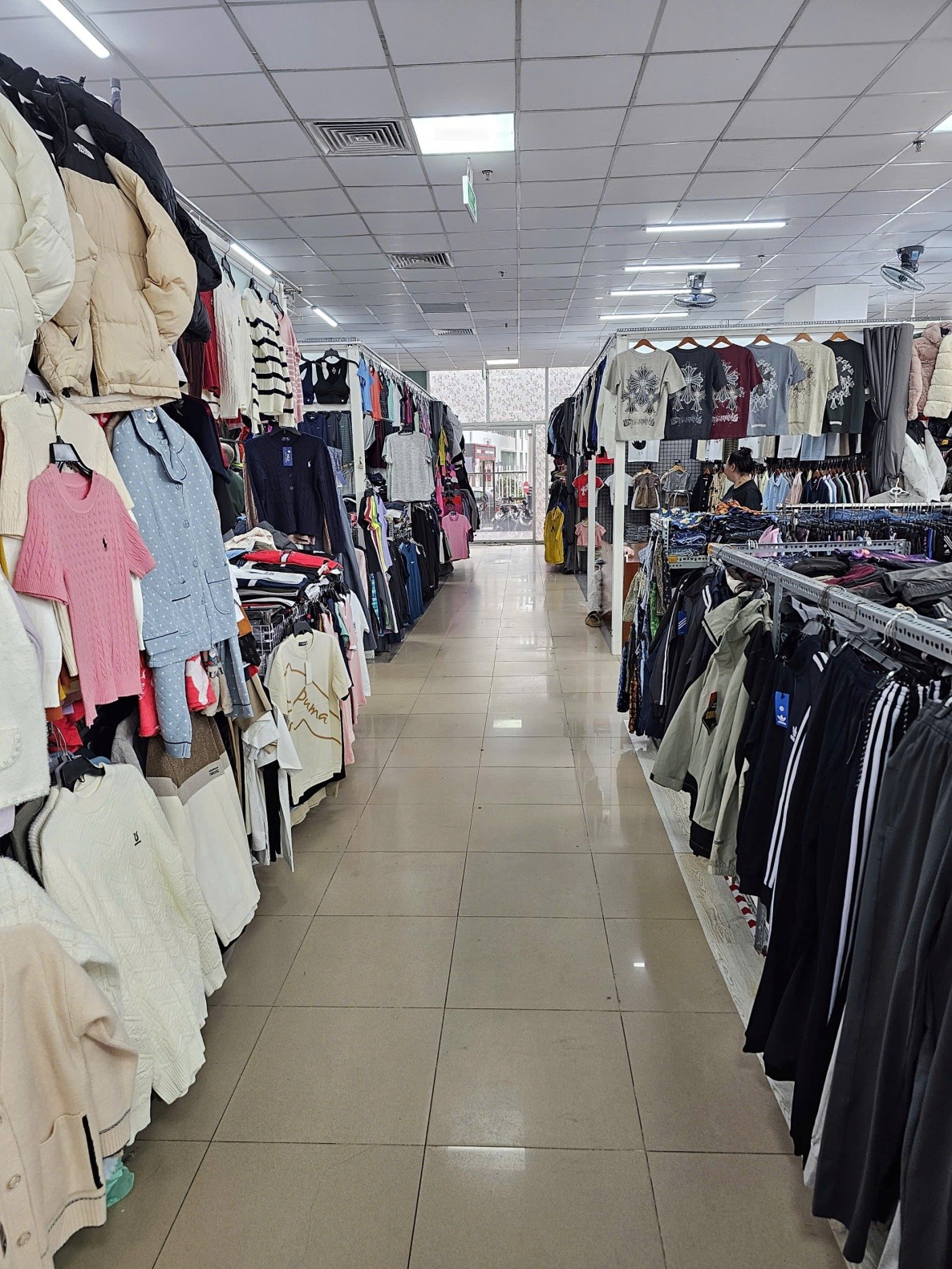 Việt Nga Mall: Điểm check-in ‘trời Tây’ mới, thiên đường đồ đông ‘chất lừ’ cho giới trẻ- Ảnh 2. Việt Nga Mall: Điểm check-in ‘trời Tây’ mới, thiên đường đồ đông ‘chất lừ’ cho giới trẻ- Ảnh 2.