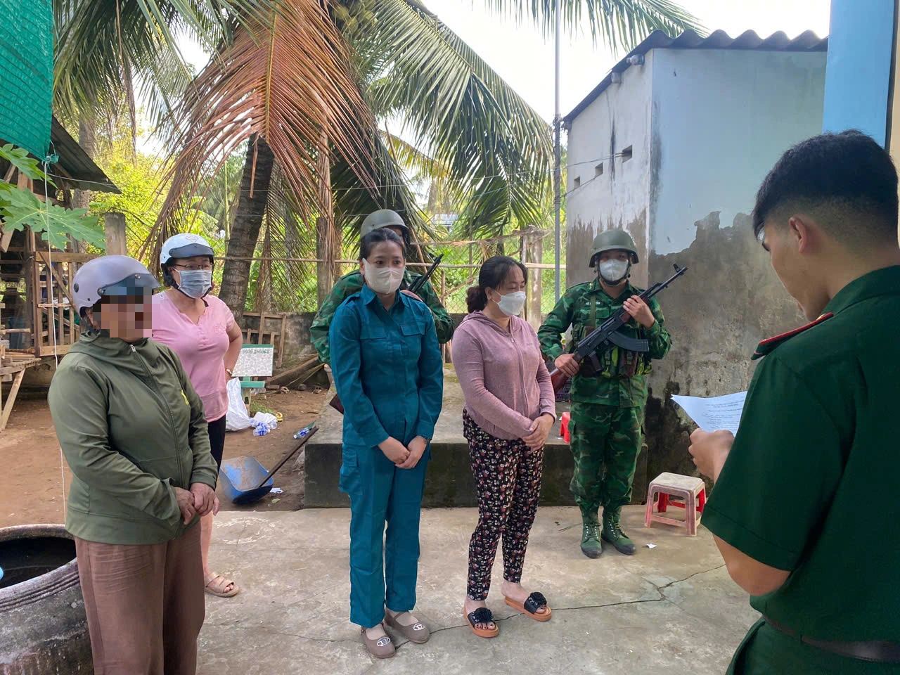 Vĩnh Long: Bắt một phụ nữ bán ma túy ở khu vực biên giới biển- Ảnh 1.