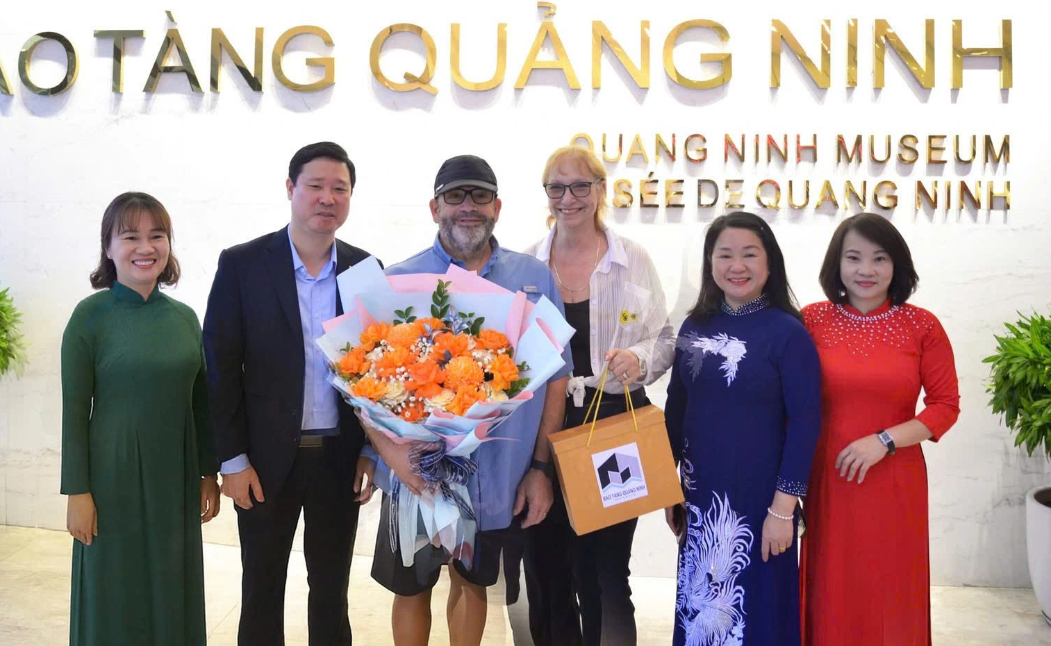 'Ngọc trai đen' bên vịnh Hạ Long đón vị khách thứ 1 triệu - Ảnh 1.