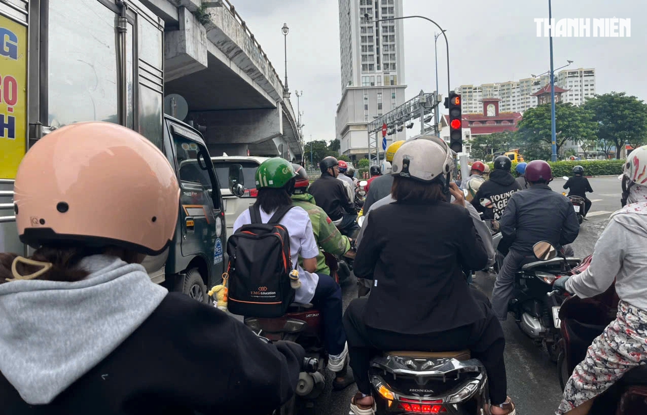 3 th&oacute;i quen của người d&ugrave;ng khiến xe m&aacute;y xăng nhanh hỏng khi &ugrave;n tắc giao th&ocirc;ng - Ảnh 1.