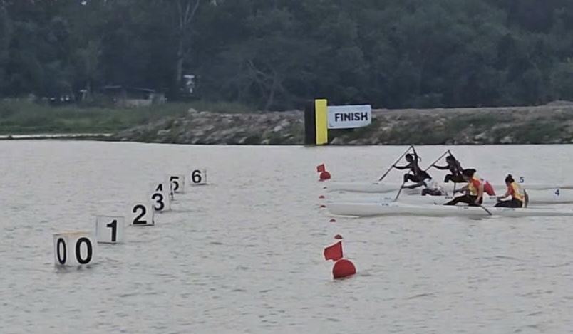 Nguyen Thi Huong och Ma Thi Thuy vann guldmedaljen i en hisnande spurt: De slutade bara 0,10 sekunder före Thailand - Foto 2. Nguyễn Thị Hương và Ma Thị Thùy đoạt HCV trong màn nước rút nghẹt thở: Hơn Thái đúng 0,10 giây - Ảnh 2.