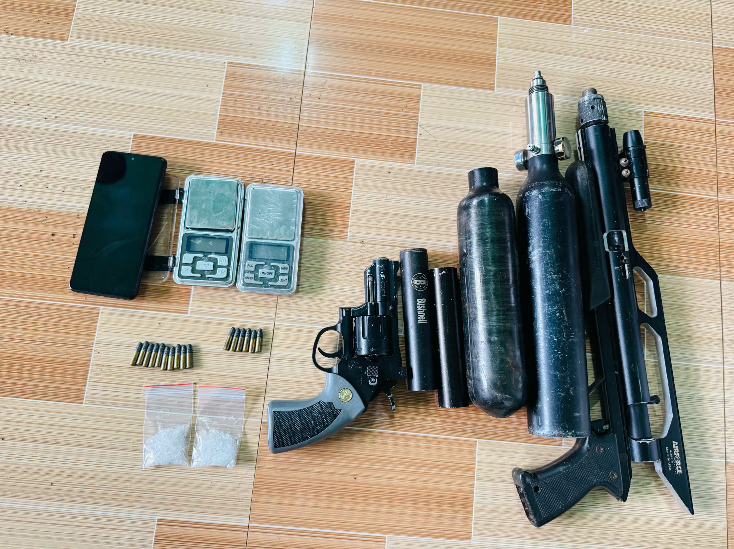 Phá đường dây ma túy xuyên quốc gia siêu 'khủng' giao dịch 1.500 tỉ trong 3 tháng- Ảnh 3. Phá đường dây ma túy xuyên quốc gia siêu 'khủng' giao dịch 1.500 tỉ trong 3 tháng- Ảnh 3.