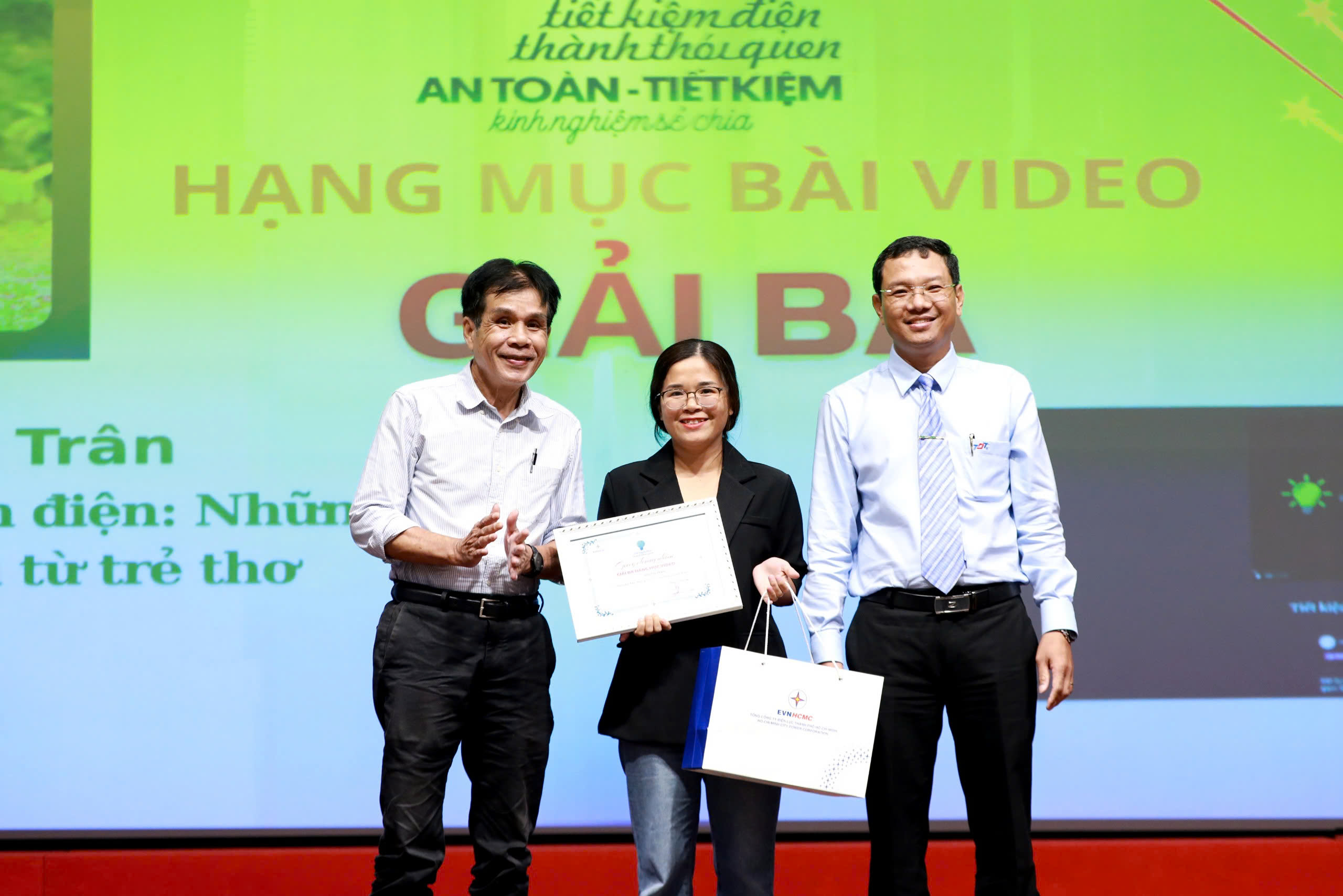 Thanh Niên và tôi: Báo Thanh Niên - người bạn âm thầm bên tôi nhiều chặng đường - Ảnh 1.