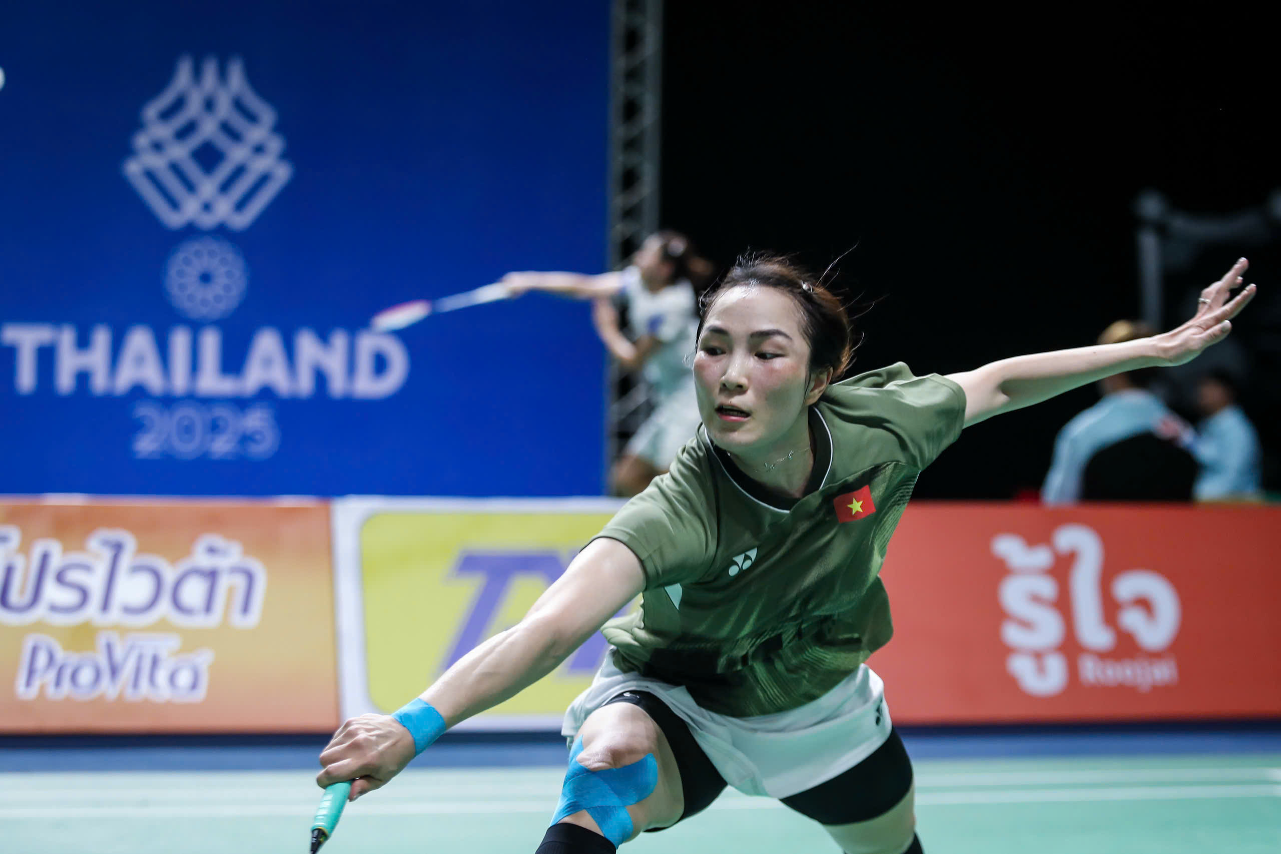 Bà xã tay vợt Nguyễn Tiến Minh bền bỉ ở tuổi 33, tiến sâu tại SEA Games 33- Ảnh 2. Bà xã tay vợt Nguyễn Tiến Minh bền bỉ ở tuổi 33, tiến sâu tại SEA Games 33- Ảnh 2.