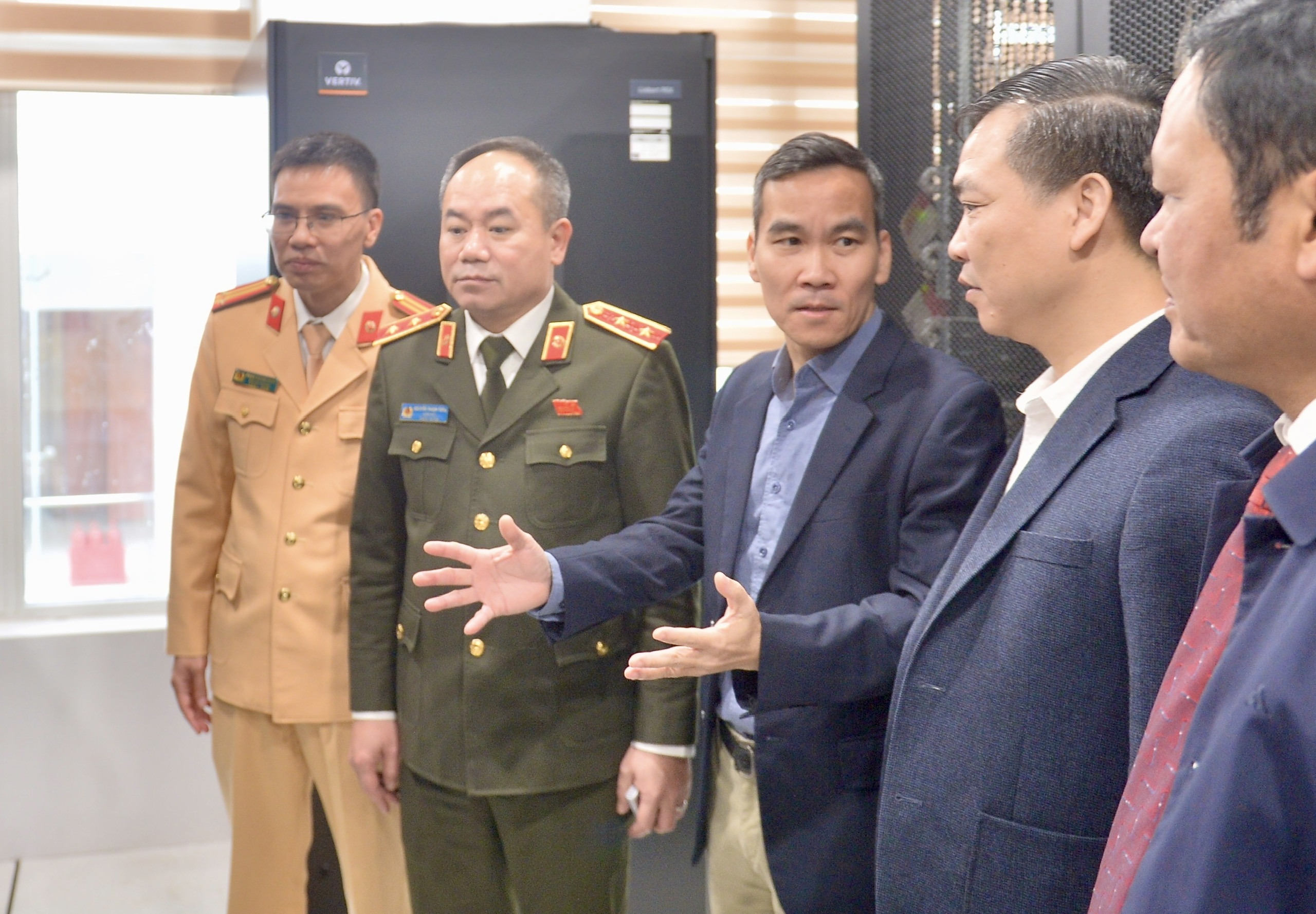 Hà Nội chính thức vận hành camera AI, từ nay ý thức người dân sẽ thay đổi - Ảnh 2.