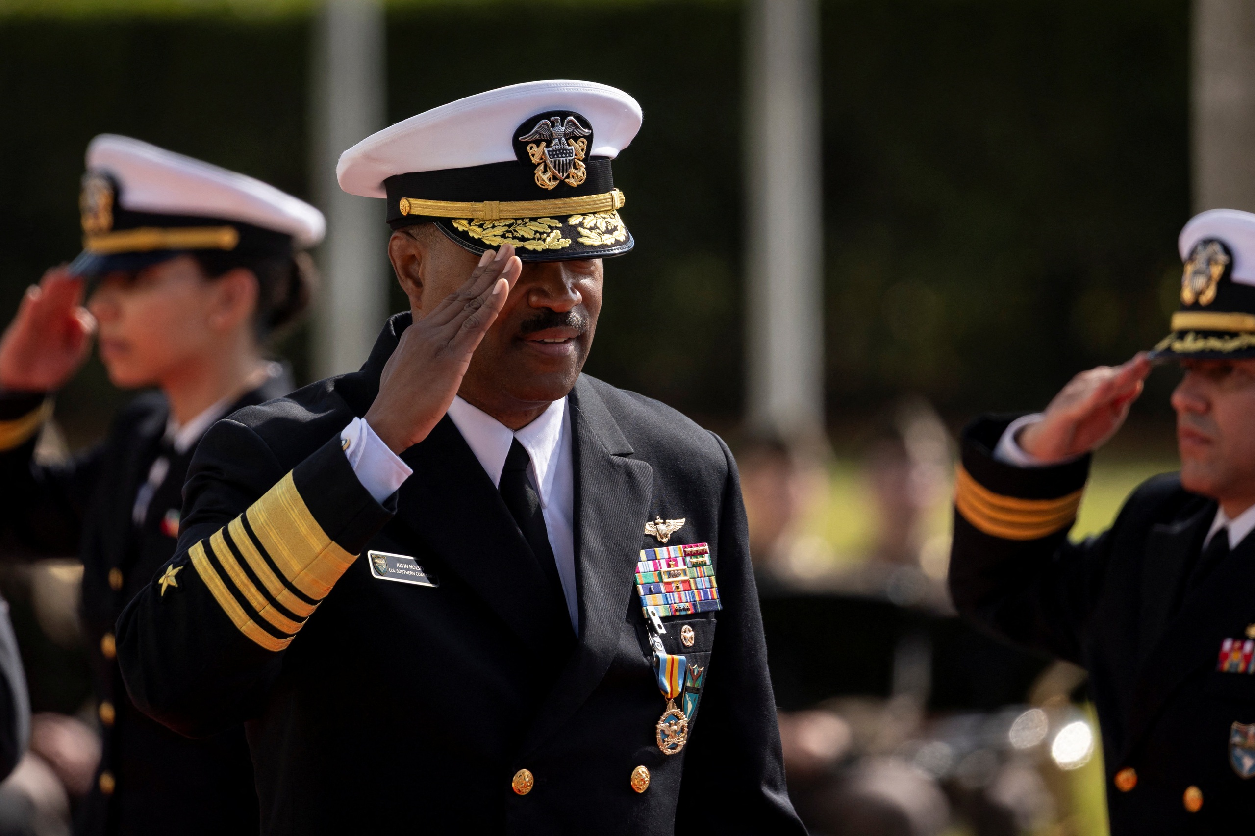 Đô đốc Mỹ Holsey về hưu sớm giữa căng thẳng Venezuela và các quyết định quân sự - Ảnh 1. Đô đốc Mỹ Holsey về hưu sớm giữa căng thẳng Venezuela và các quyết định quân sự - Ảnh 1.