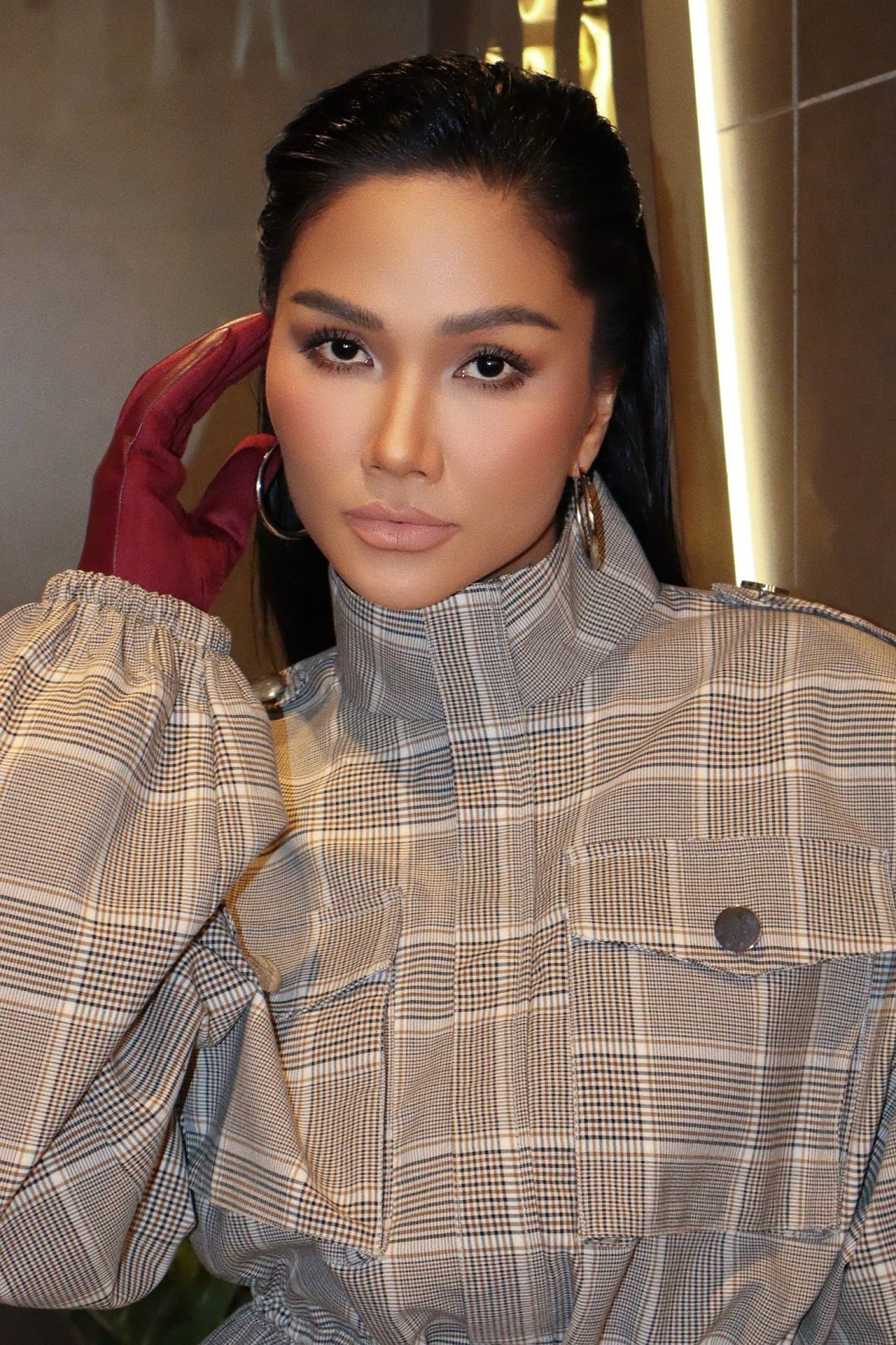 'Mẹ bỉm sữa' H'Hen Niê đọ catwalk cùng siêu mẫu Thanh Hằng- Ảnh 3. 'Mẹ bỉm sữa' H'Hen Niê đọ catwalk cùng siêu mẫu Thanh Hằng- Ảnh 3.