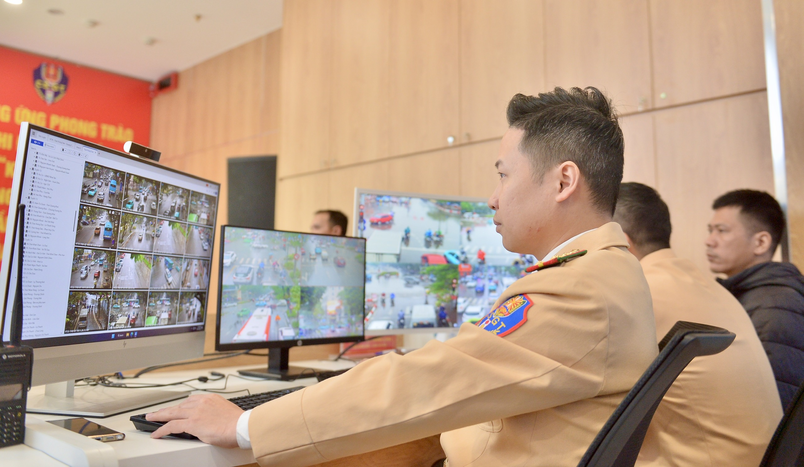 Hà Nội chính thức vận hành camera AI, từ nay ý thức người dân sẽ thay đổi - Ảnh 3.