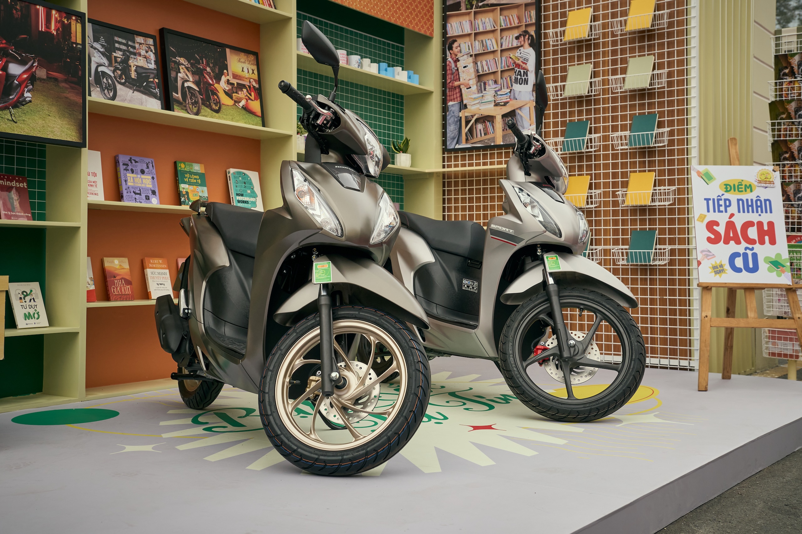 Xe tay ga quốc dân Honda Vision có phối màu mới, giá từ 31,9 triệu đồng - Ảnh 1.