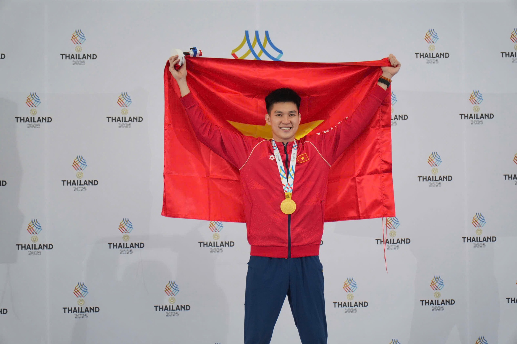 Giành 6 HCV ngày 13.12, Việt Nam chưa ‘tụt hạng’ nhưng bị Indonesia áp sát: Thái Lan vẫn tốp 1- Ảnh 1.