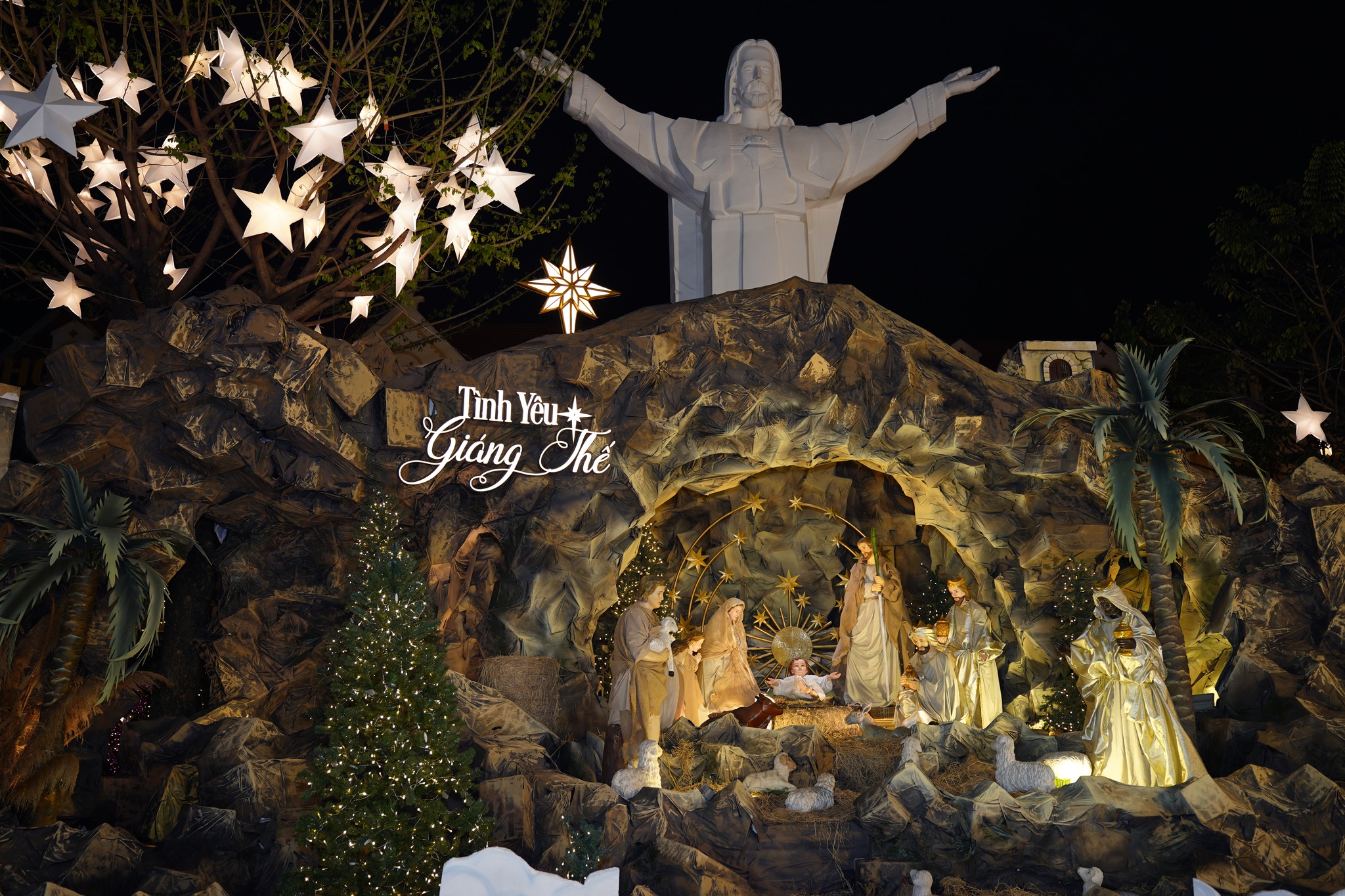 Bên trong 'nhà thờ hồng' 150 tuổi độc nhất ở TP.HCM có gì đặc biệt?- Ảnh 5. Bên trong 'nhà thờ hồng' 150 tuổi độc nhất ở TP.HCM có gì đặc biệt?- Ảnh 5.