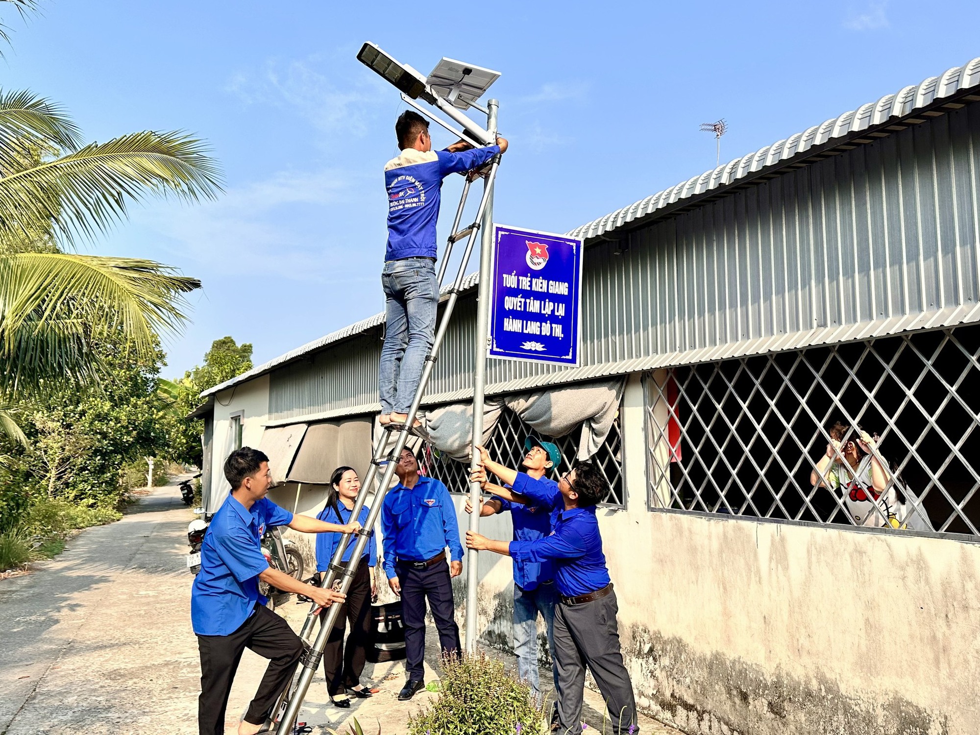 - Ảnh 1. - Ảnh 1.