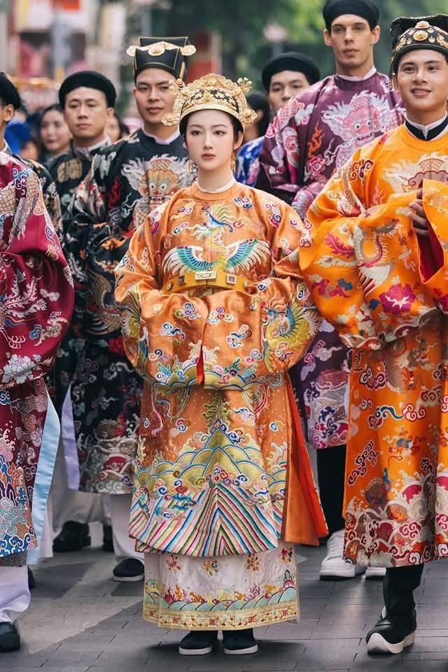 Nở rộ lễ hội thời trang đường phố- Ảnh 3. Nở rộ lễ hội thời trang đường phố- Ảnh 3.