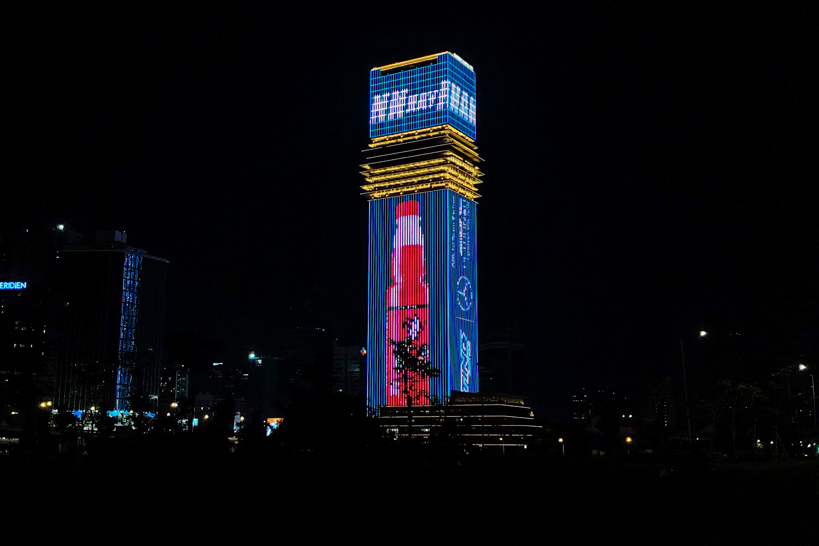 Sting Energy và Mercedes-AMG PETRONAS thắp sáng nhiều địa danh, đánh dấu hợp tác toàn cầu - Ảnh 1.