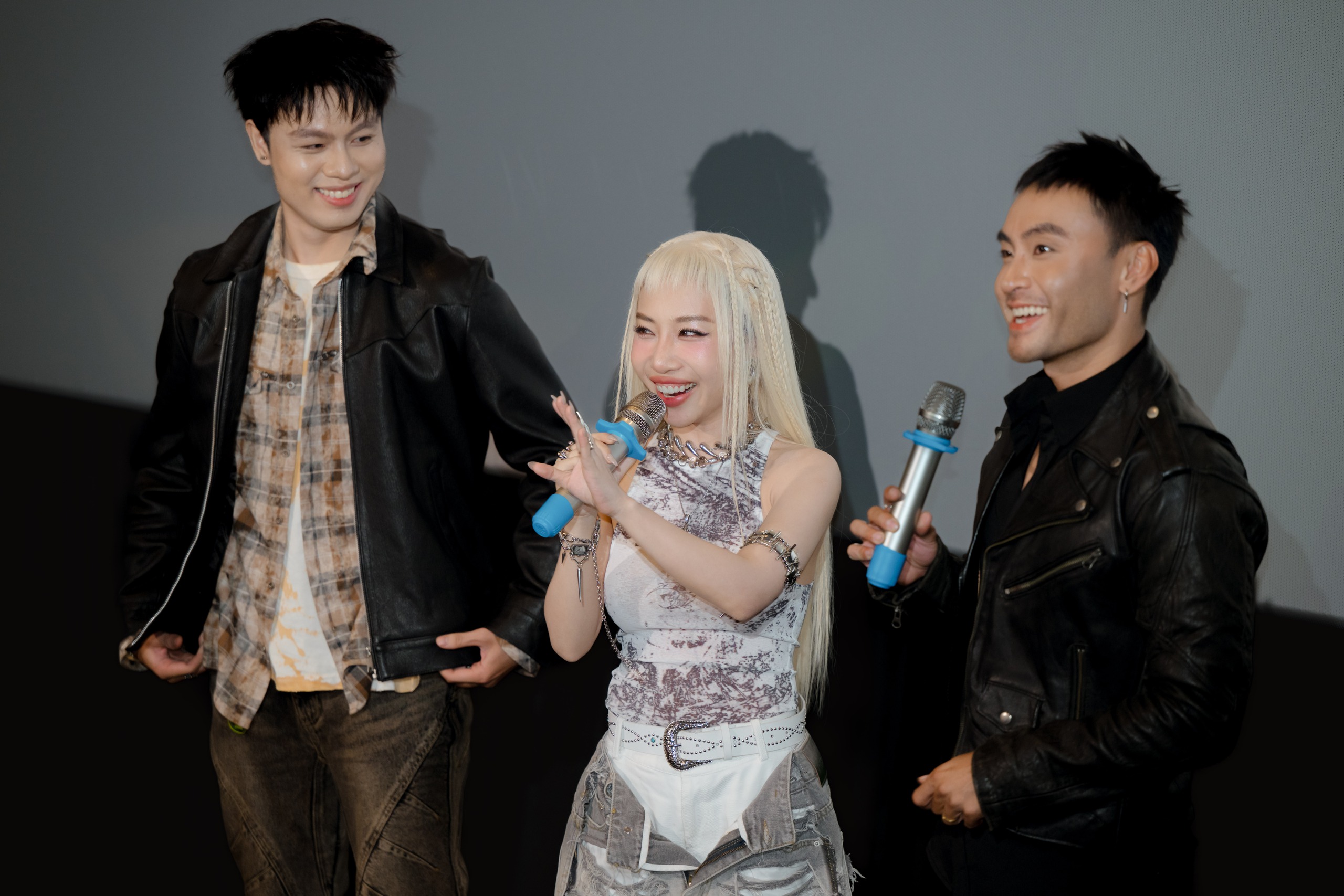 Cháu nội NSƯT Bảo Quốc cùng Đạt G đến mừng Hằng Bingboong tái xuất showbiz - Ảnh 1.