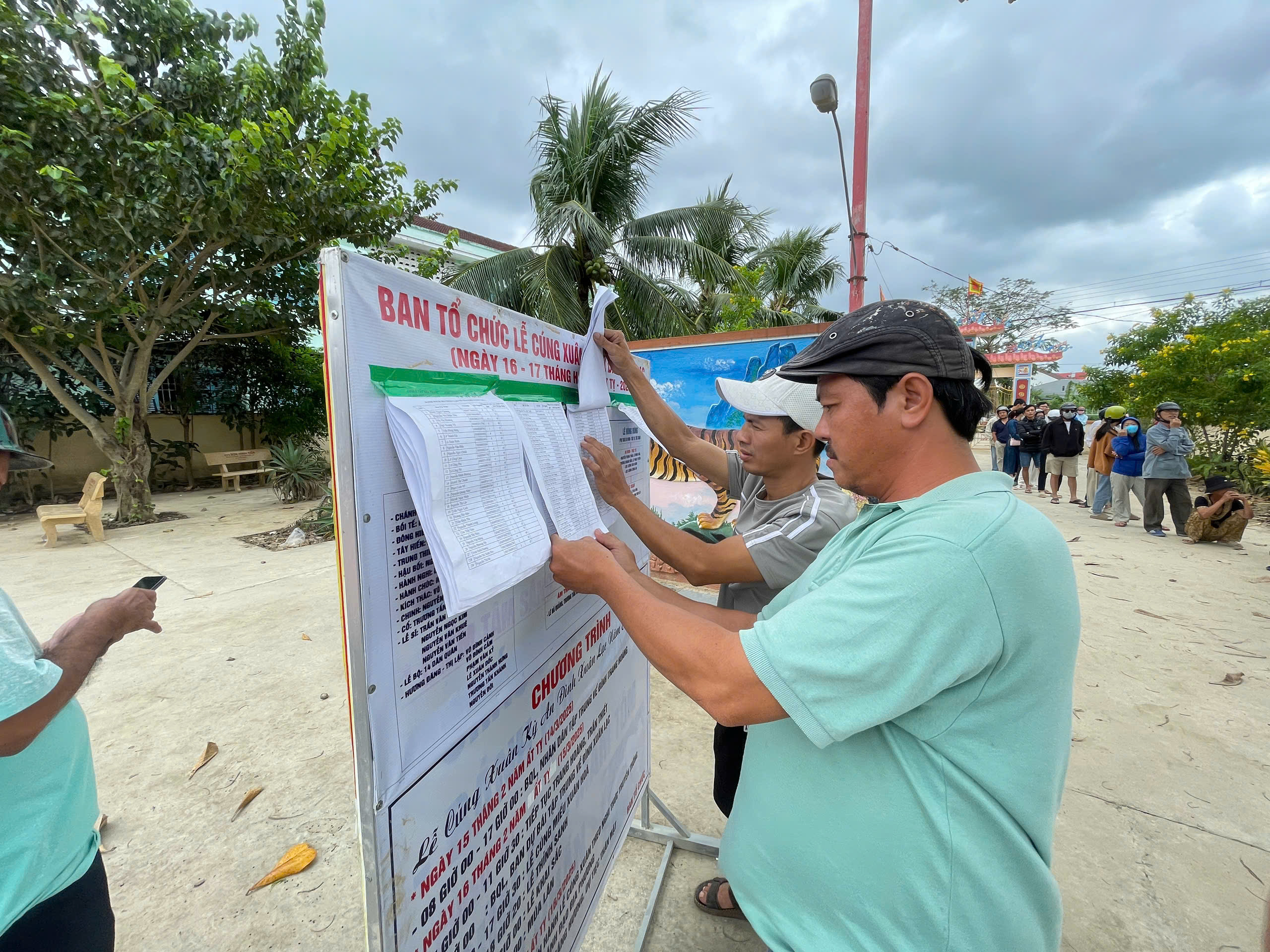 Khánh hòa hỗ trợ người dân không có đăng ký cư trú sau mưa lũ - Ảnh 2. Khánh hòa hỗ trợ người dân không có đăng ký cư trú sau mưa lũ - Ảnh 2.