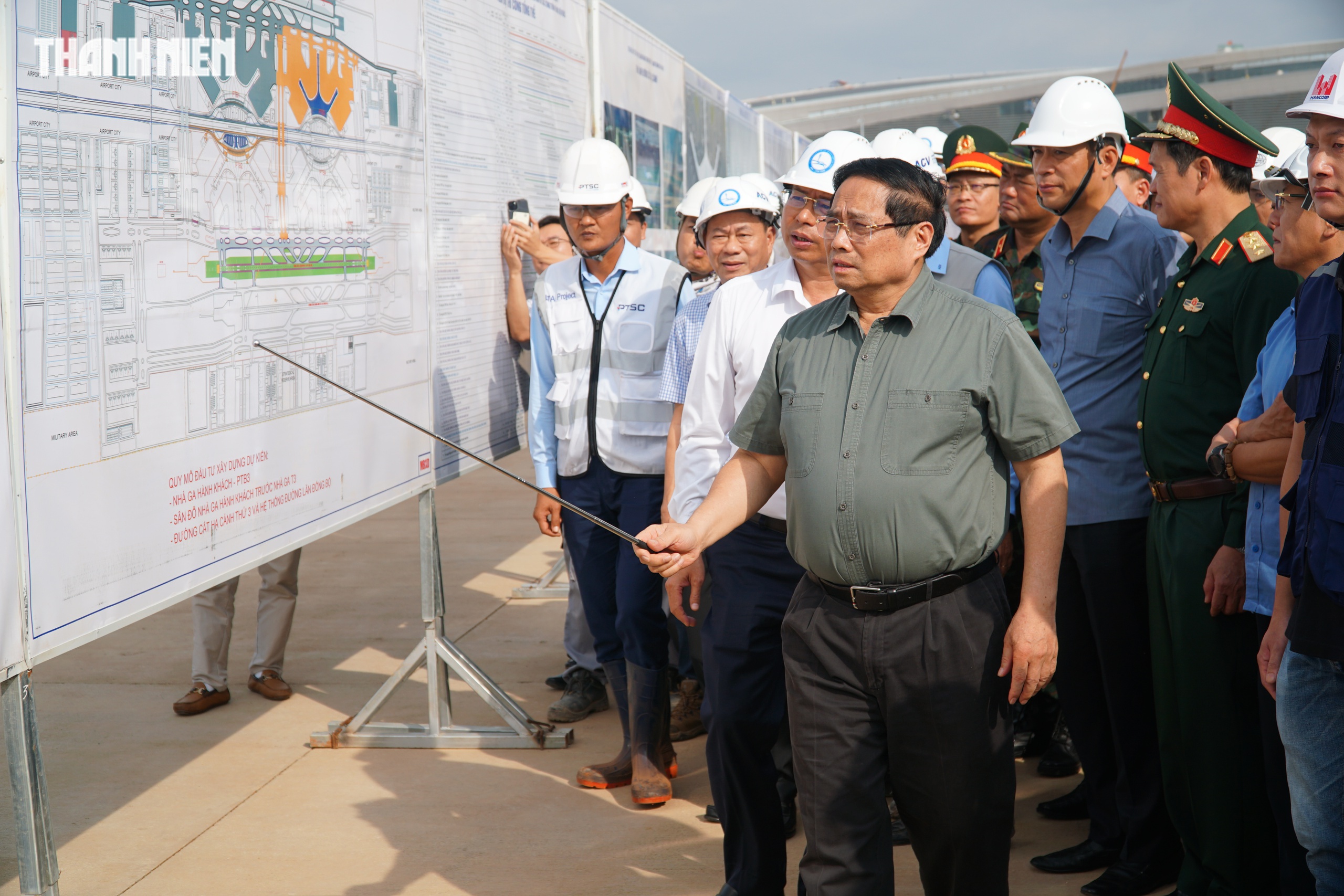 Thủ tướng kiểm tra sân bay Long Thành trước ngày đón chuyến bay đầu tiên ngày 19.12- Ảnh 2. Thủ tướng kiểm tra sân bay Long Thành trước ngày đón chuyến bay đầu tiên ngày 19.12- Ảnh 2.