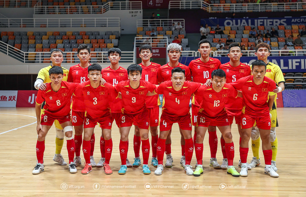 Futsal nam Việt Nam tăng 6 bậc trên bảng xếp hạng FIFA, gia nhập tốp 20 thế giới
- Ảnh 1. Futsal nam Việt Nam tăng 6 bậc trên bảng xếp hạng FIFA, gia nhập tốp 20 thế giới
- Ảnh 1.