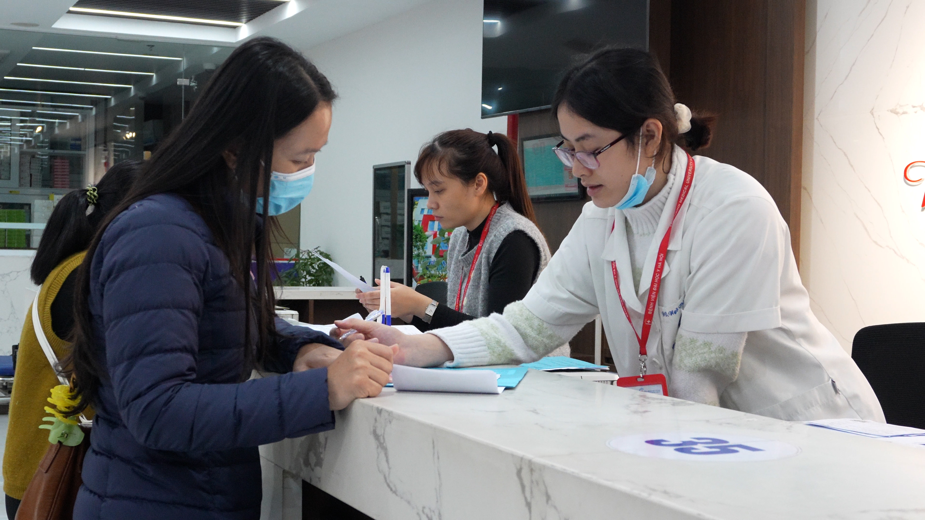 2010 cơ hội tầm soát ung thư dành cho phụ nữ bán hàng rong, giúp việc, công nhân, mẹ đơn thân- Ảnh 1. 2010 cơ hội tầm soát ung thư dành cho phụ nữ bán hàng rong, giúp việc, công nhân, mẹ đơn thân- Ảnh 1.