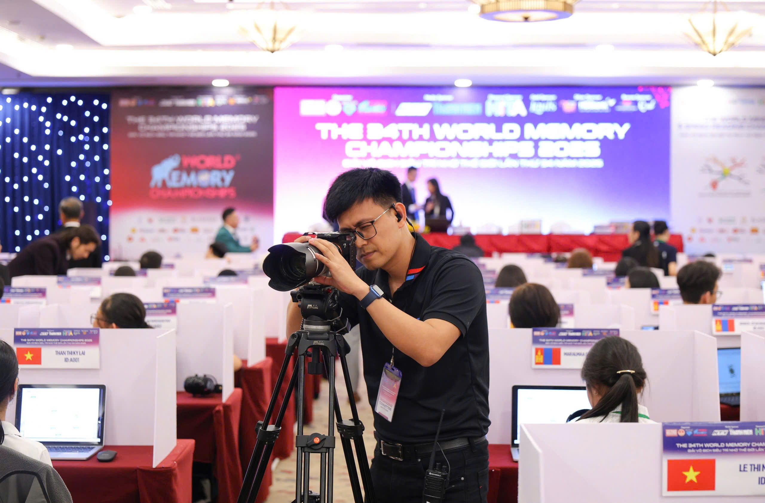 Nhiếp ảnh gia Trịnh Minh Triết 'kể chuyện' Siêu trí nhớ thế giới bằng... cảm xúc - Ảnh 1.