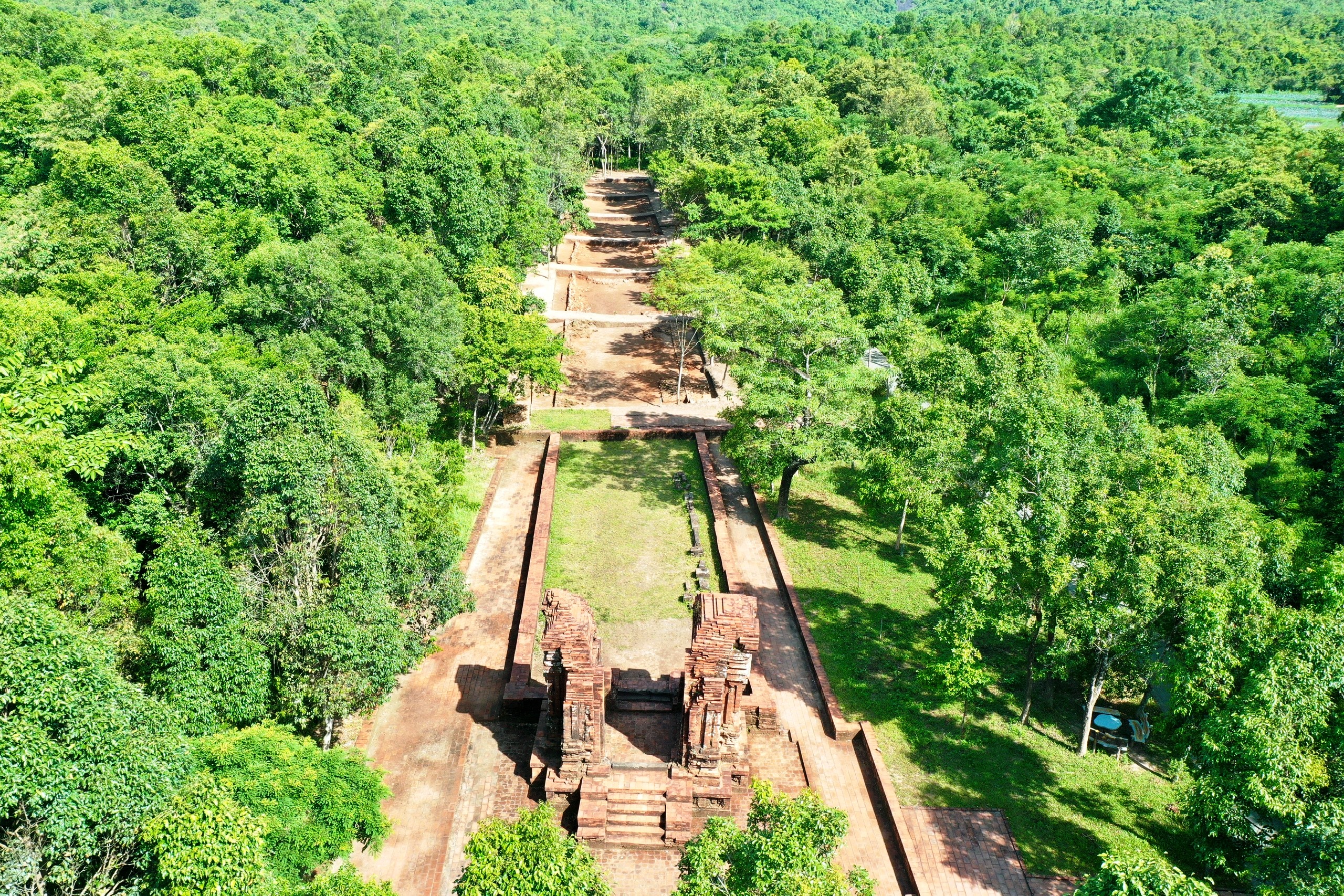 Cận cảnh 'con đường thiêng' ở thánh địa Mỹ Sơn- Ảnh 1. Cận cảnh 'con đường thiêng' ở thánh địa Mỹ Sơn- Ảnh 1.