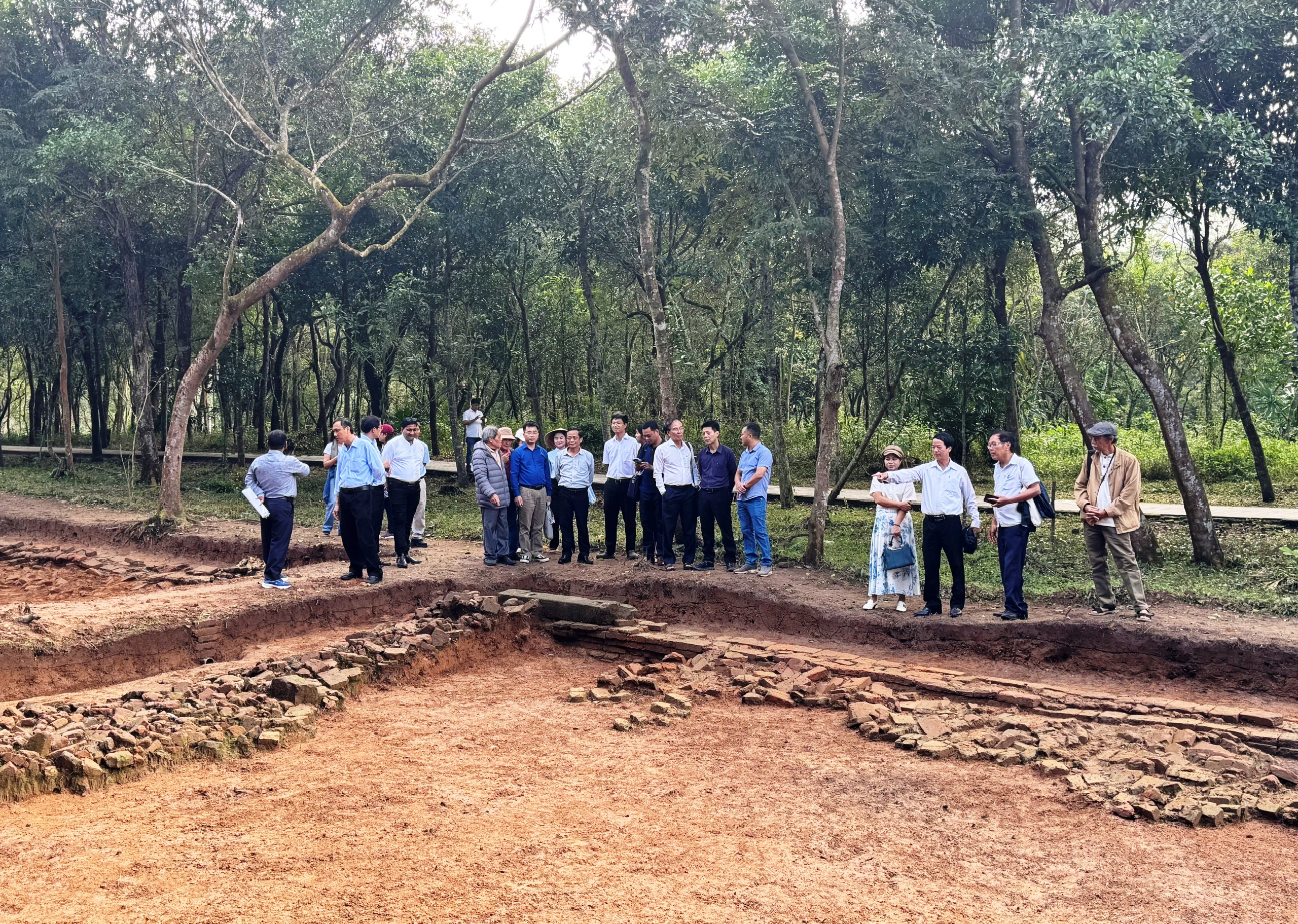 Cận cảnh 'con đường thiêng' ở thánh địa Mỹ Sơn- Ảnh 8. Cận cảnh 'con đường thiêng' ở thánh địa Mỹ Sơn- Ảnh 8.