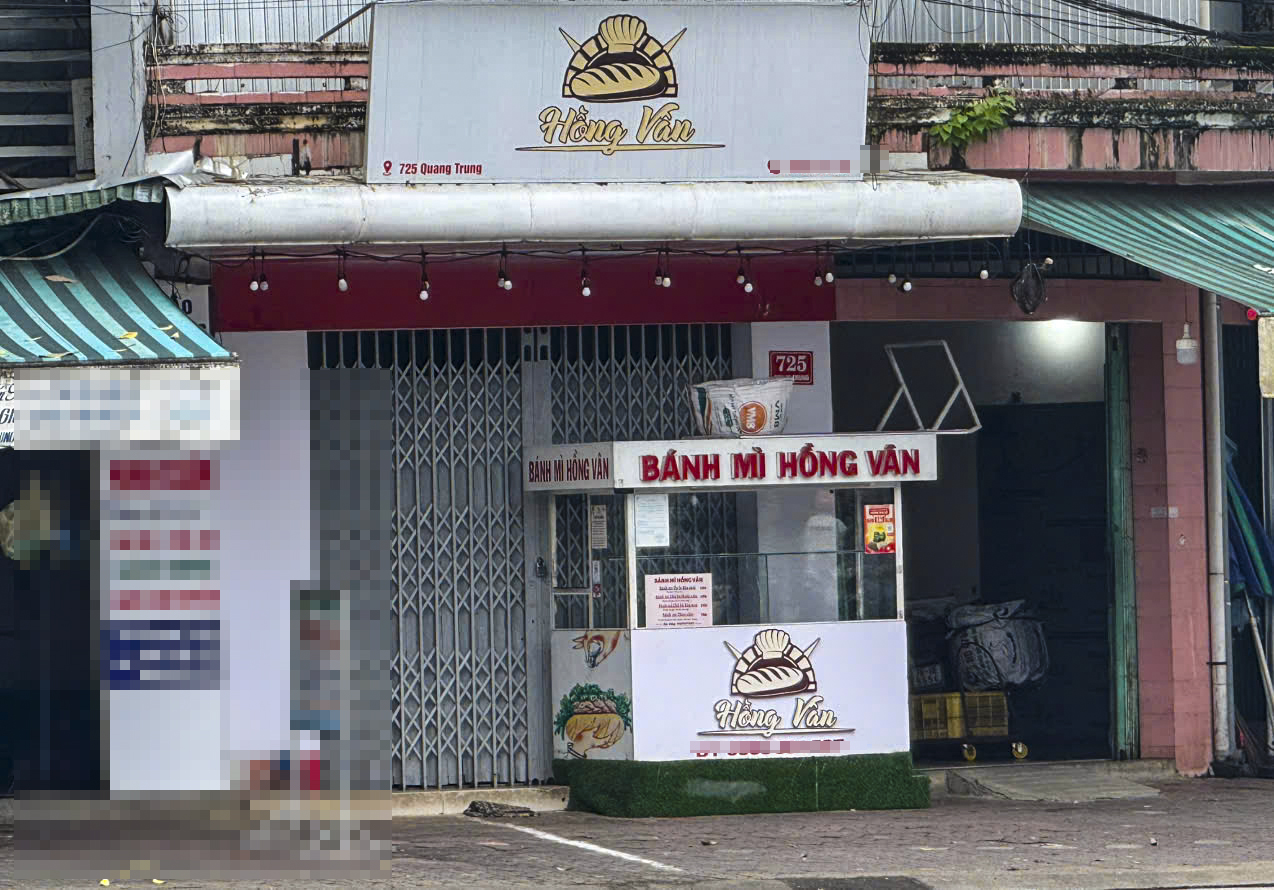 Vụ nghi ngộ độc sau ăn bánh mì ở Quảng Ngãi: Phát hiện nhiều vi phạm - Ảnh 1.