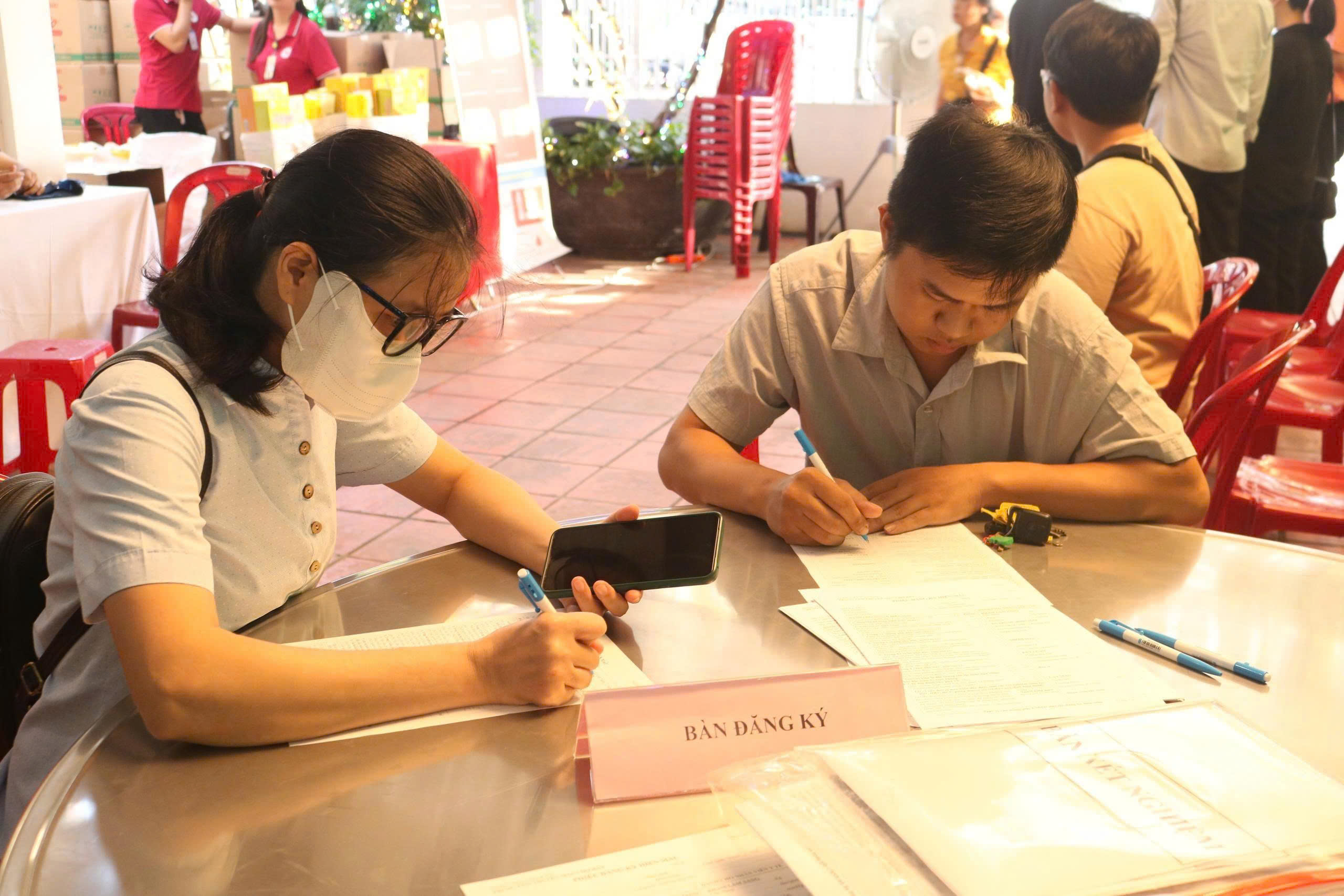 Tổng giám mục giáo phận TP.HCM kêu gọi hiến máu ở nhà thờ Đức Bà - Ảnh 3. Tổng giám mục giáo phận TP.HCM kêu gọi hiến máu ở nhà thờ Đức Bà - Ảnh 3.