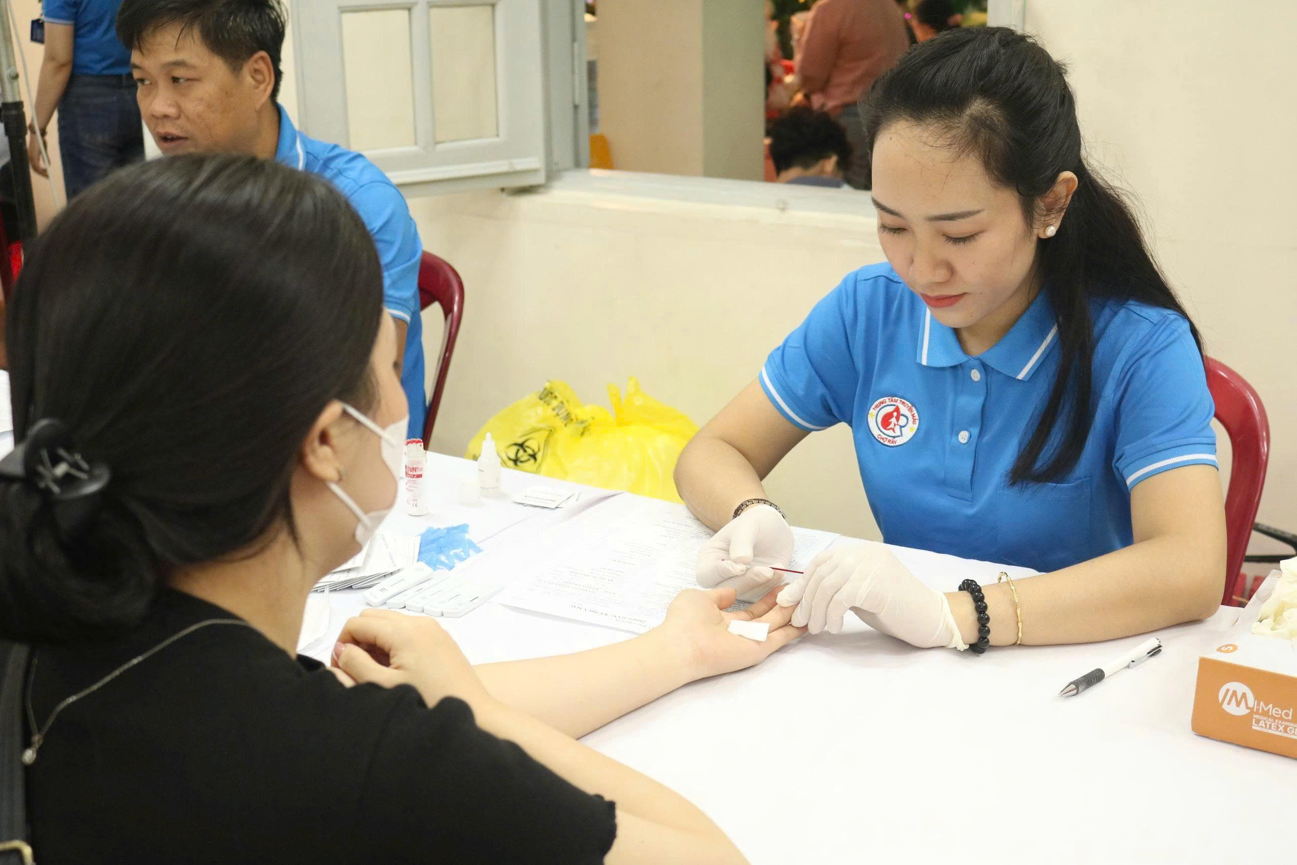 Tổng giám mục giáo phận TP.HCM kêu gọi hiến máu ở nhà thờ Đức Bà - Ảnh 1. Tổng giám mục giáo phận TP.HCM kêu gọi hiến máu ở nhà thờ Đức Bà - Ảnh 1.