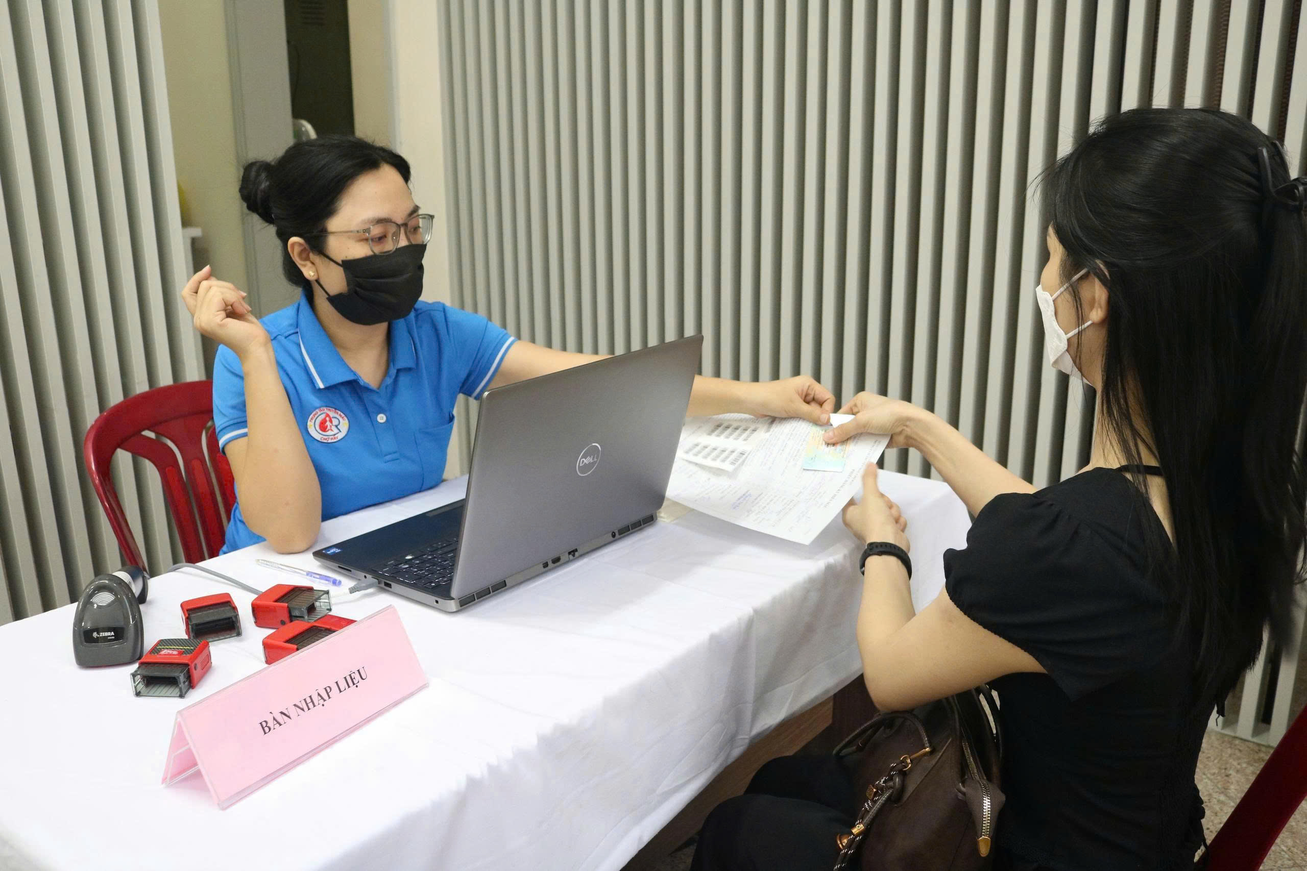 Tổng giám mục giáo phận TP.HCM kêu gọi hiến máu ở nhà thờ Đức Bà - Ảnh 2. Tổng giám mục giáo phận TP.HCM kêu gọi hiến máu ở nhà thờ Đức Bà - Ảnh 2.