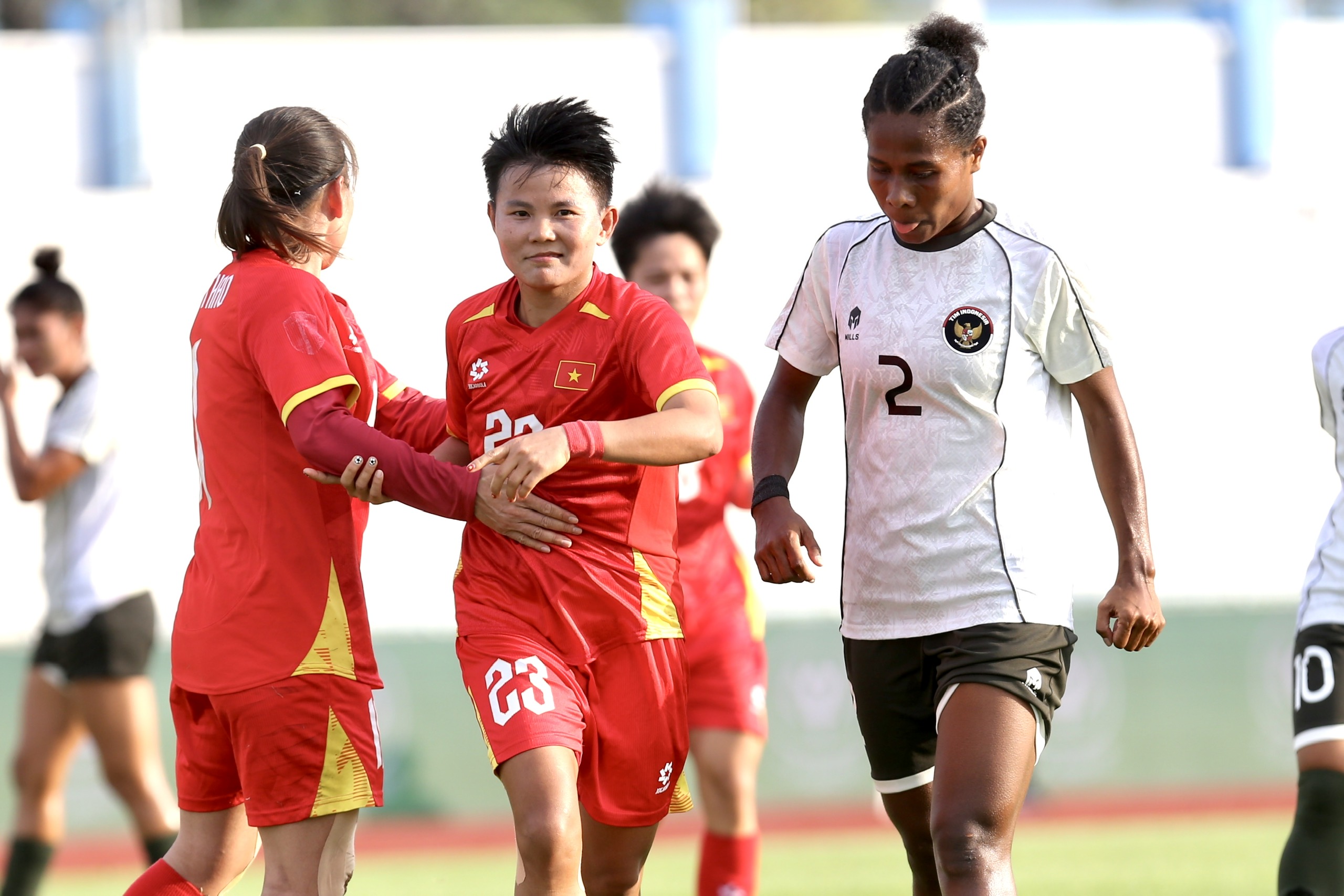 Báo Indonesia: '4 cầu thủ nhập tịch vẫn chưa đủ để sánh ngang đội tuyển nữ Việt Nam'- Ảnh 4.