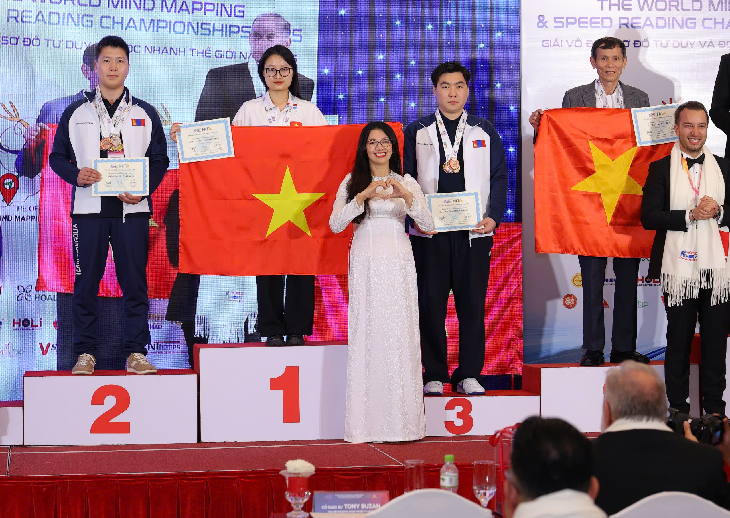 Tuyển Việt Nam xếp thứ 4 thế giới tại Giải vô địch Siêu trí nhớ 2025 - Ảnh 1.
