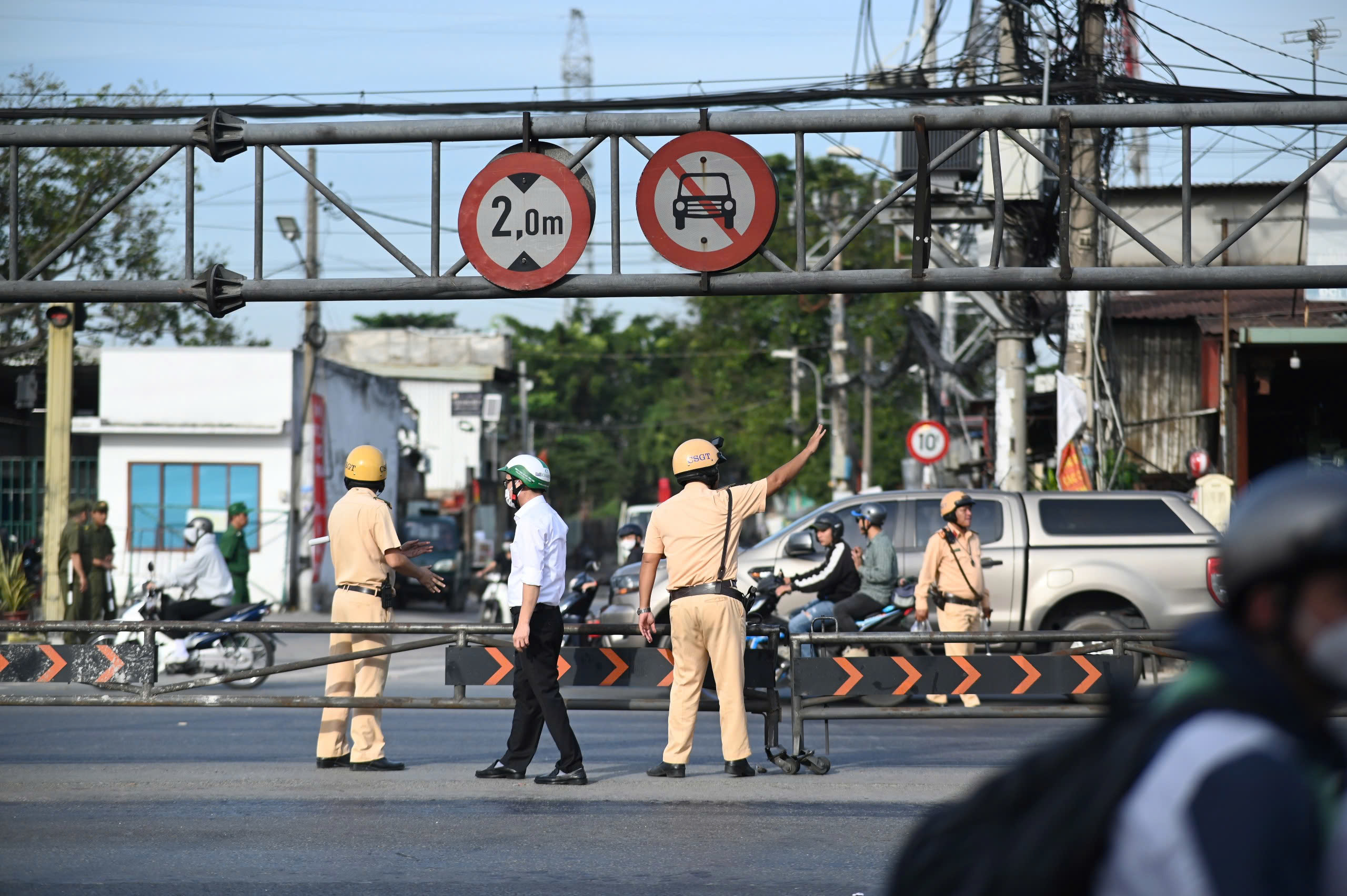 Điều chỉnh giờ mở giao lộ Lê Đức Anh - Liên Khu 4-5: Hết chạy ngược chiều- Ảnh 1. Điều chỉnh giờ mở giao lộ Lê Đức Anh - Liên Khu 4-5: Hết chạy ngược chiều- Ảnh 1.