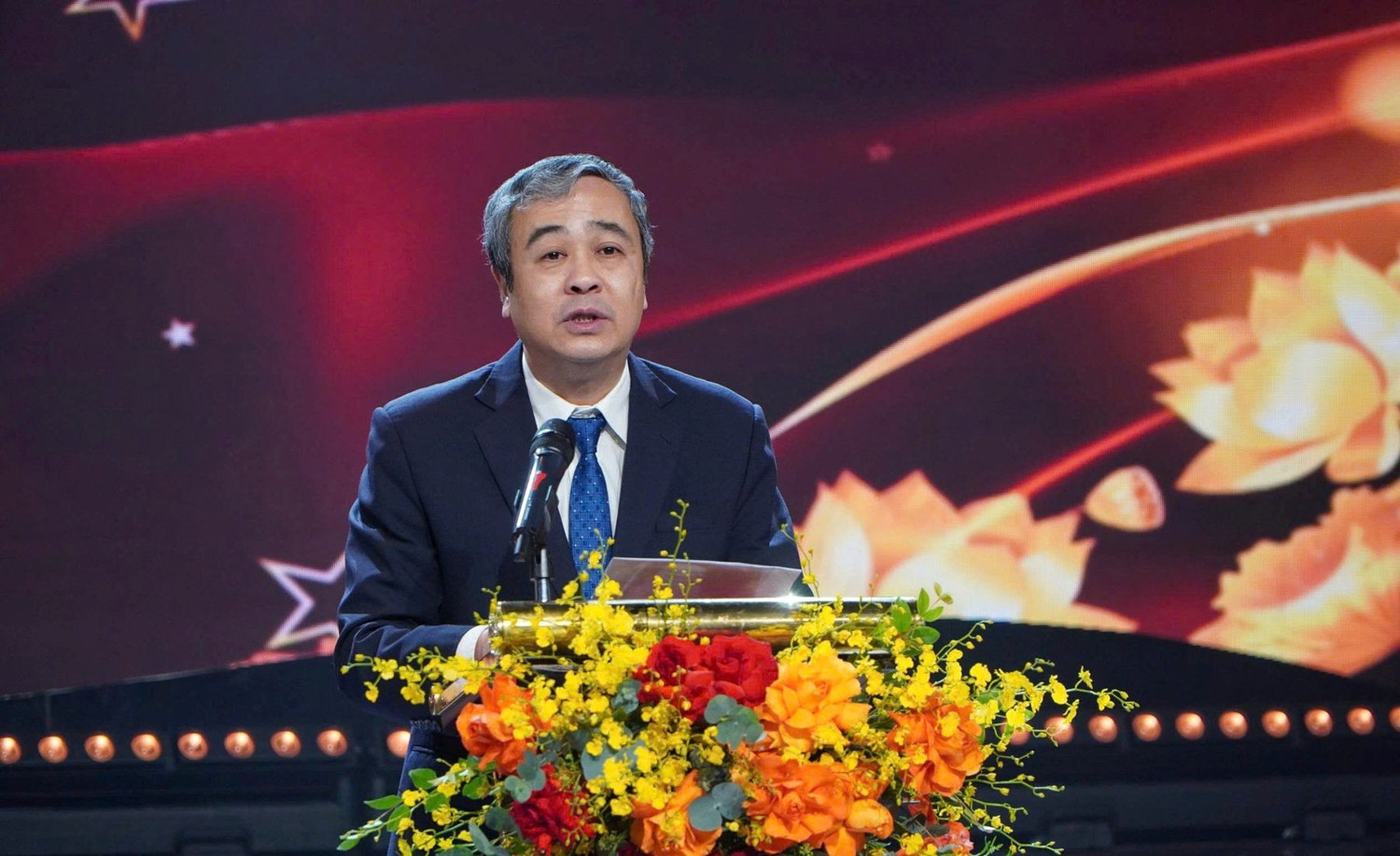 - Ảnh 2. - Ảnh 2.