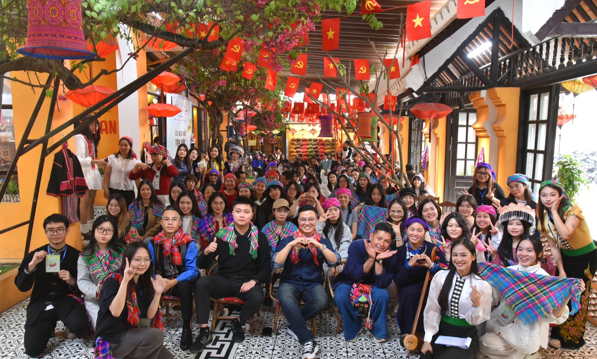 - Ảnh 1. - Ảnh 1.