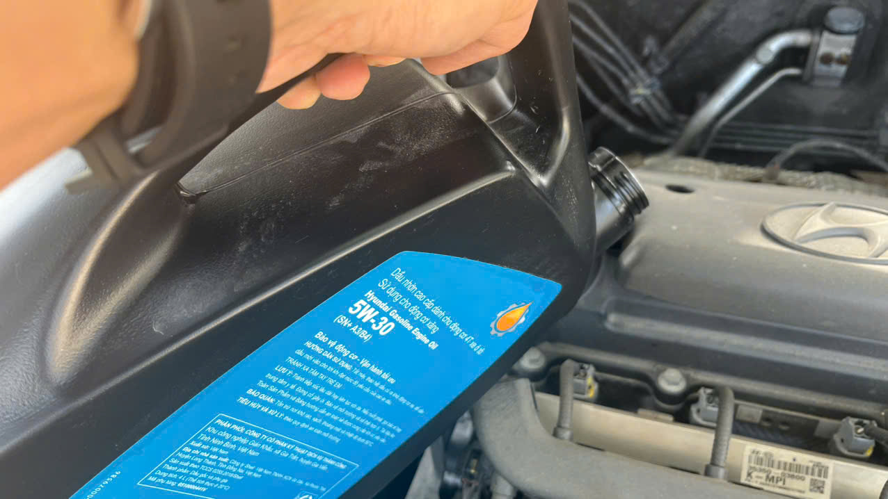 3 sai lầm tai hại khi thay dầu máy ô tô - Ảnh 1.