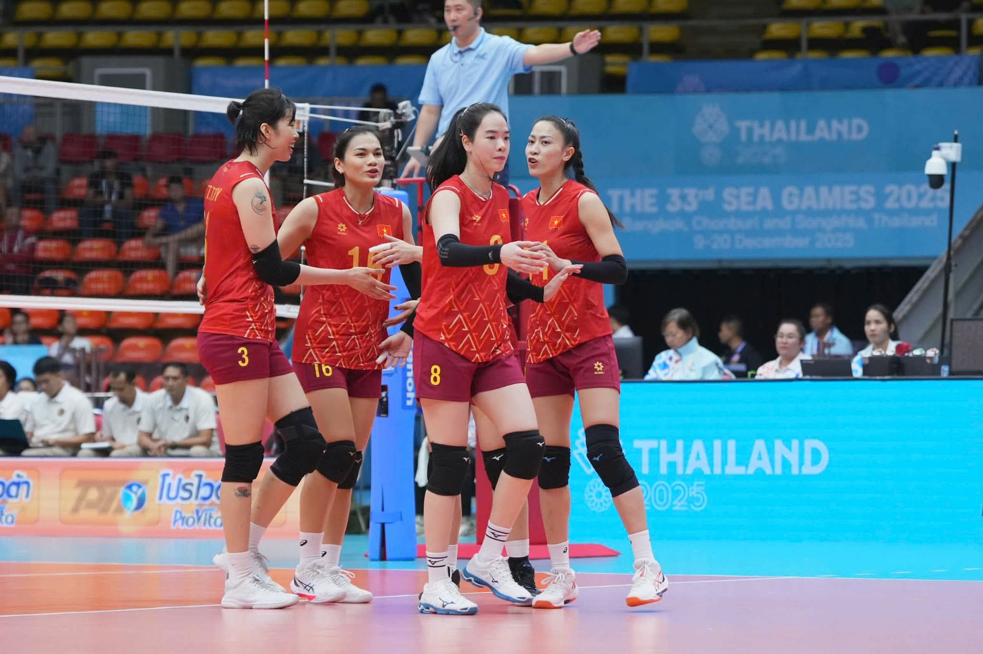 Chung kết bóng chuyền nữ chiều nay: Cực gay cấn, hồi hộp chờ Việt Nam đánh bại Thái Lan - Ảnh 1.