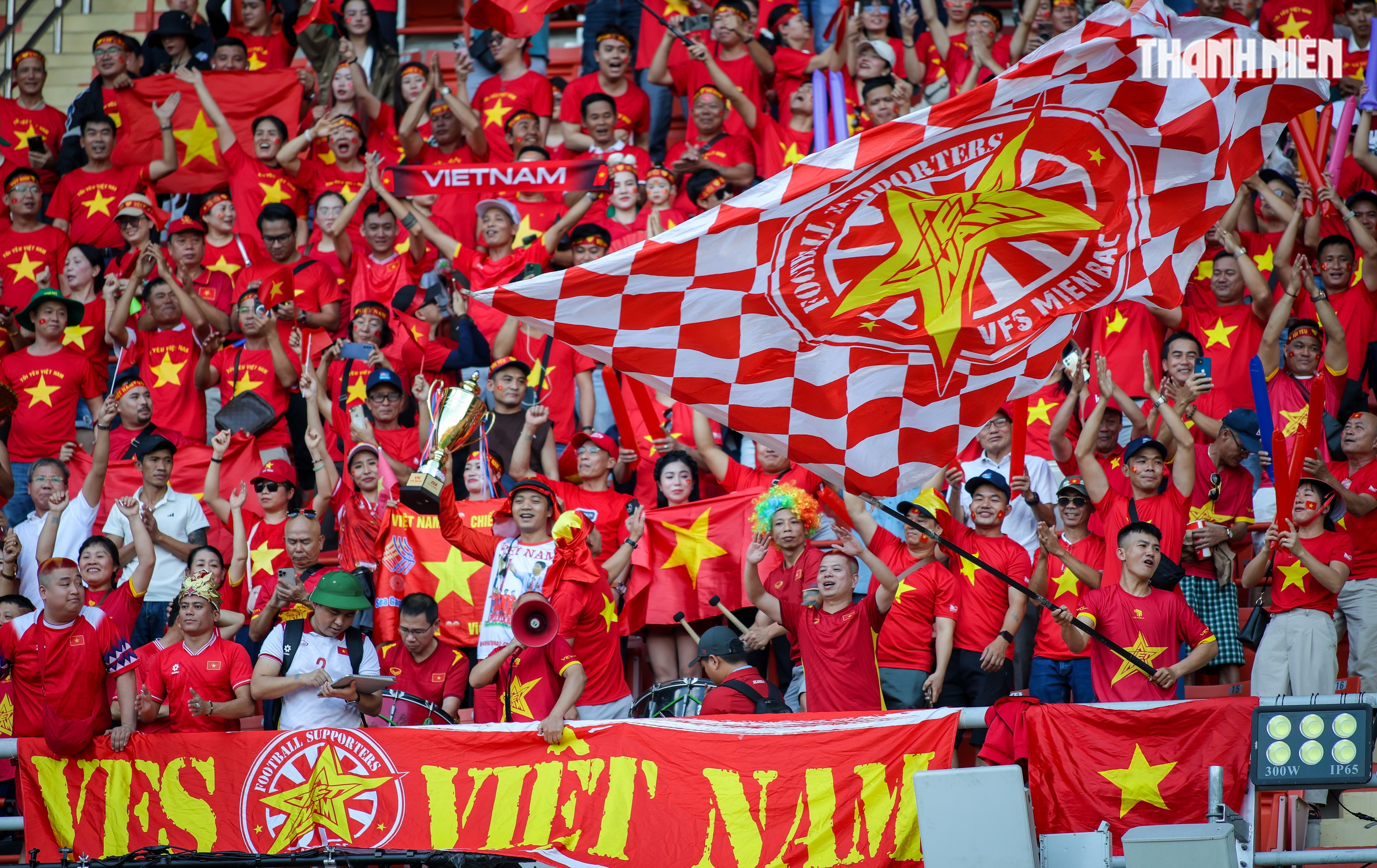 Ph&uacute;t 89 b&ugrave;ng nổ, U.23 Việt Nam hi&ecirc;n ngang v&agrave;o chung kết SEA Games 33- Ảnh 18.