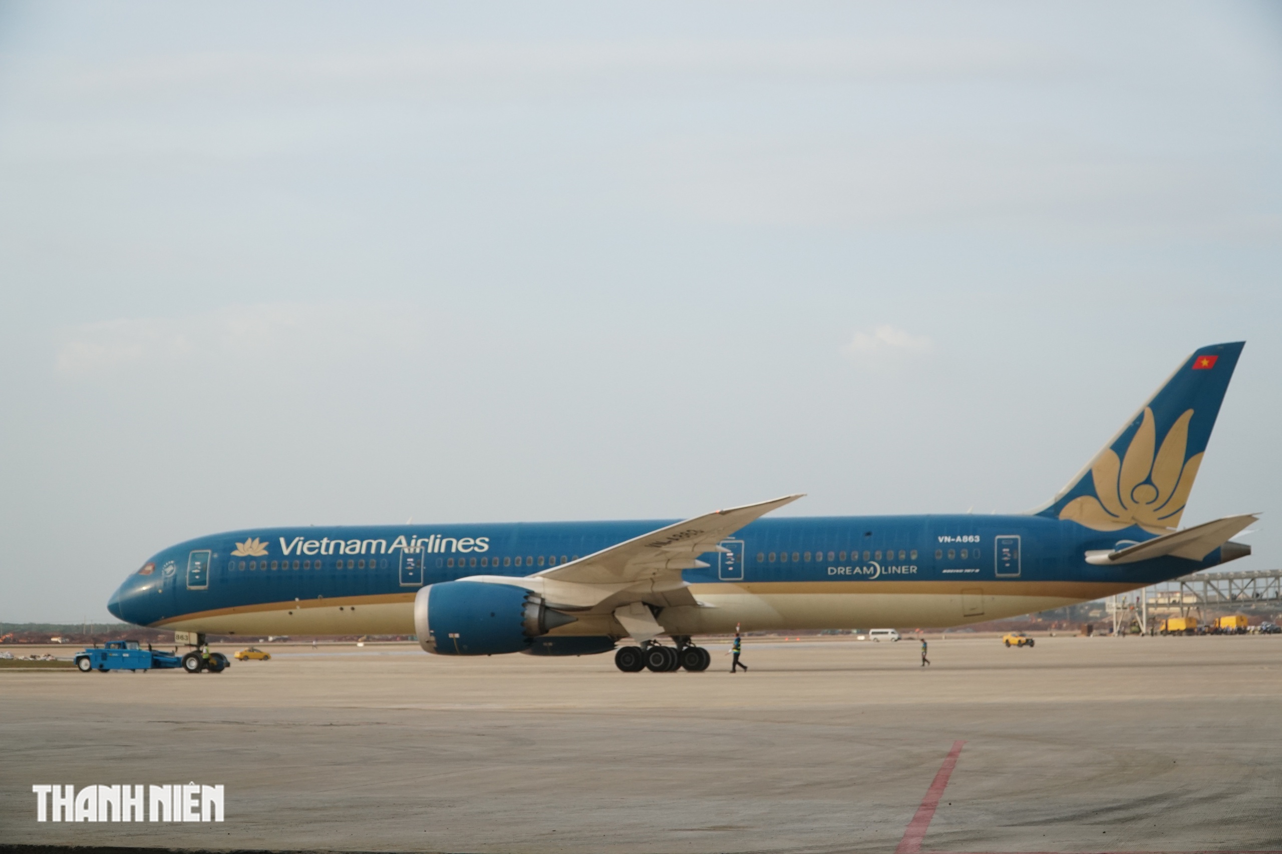 Cận cảnh chiếc máy bay Boeing 787, máy bay đầu tiên đáp xuống sân bay Long Thành - Ảnh 6.